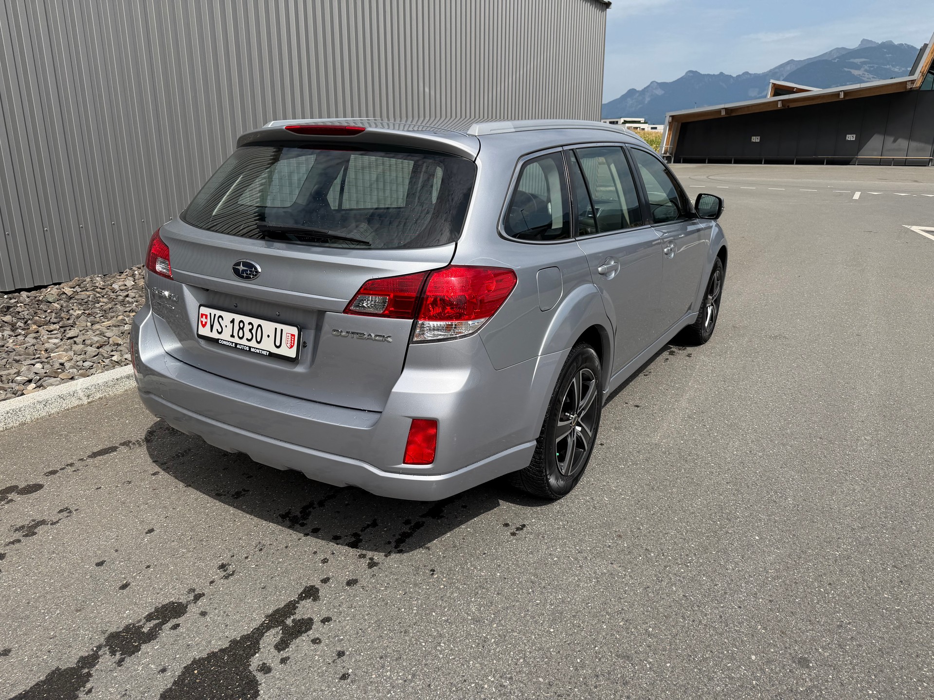 SUBARU Outback 2.5i Limited AWD Lineartronic-image-10