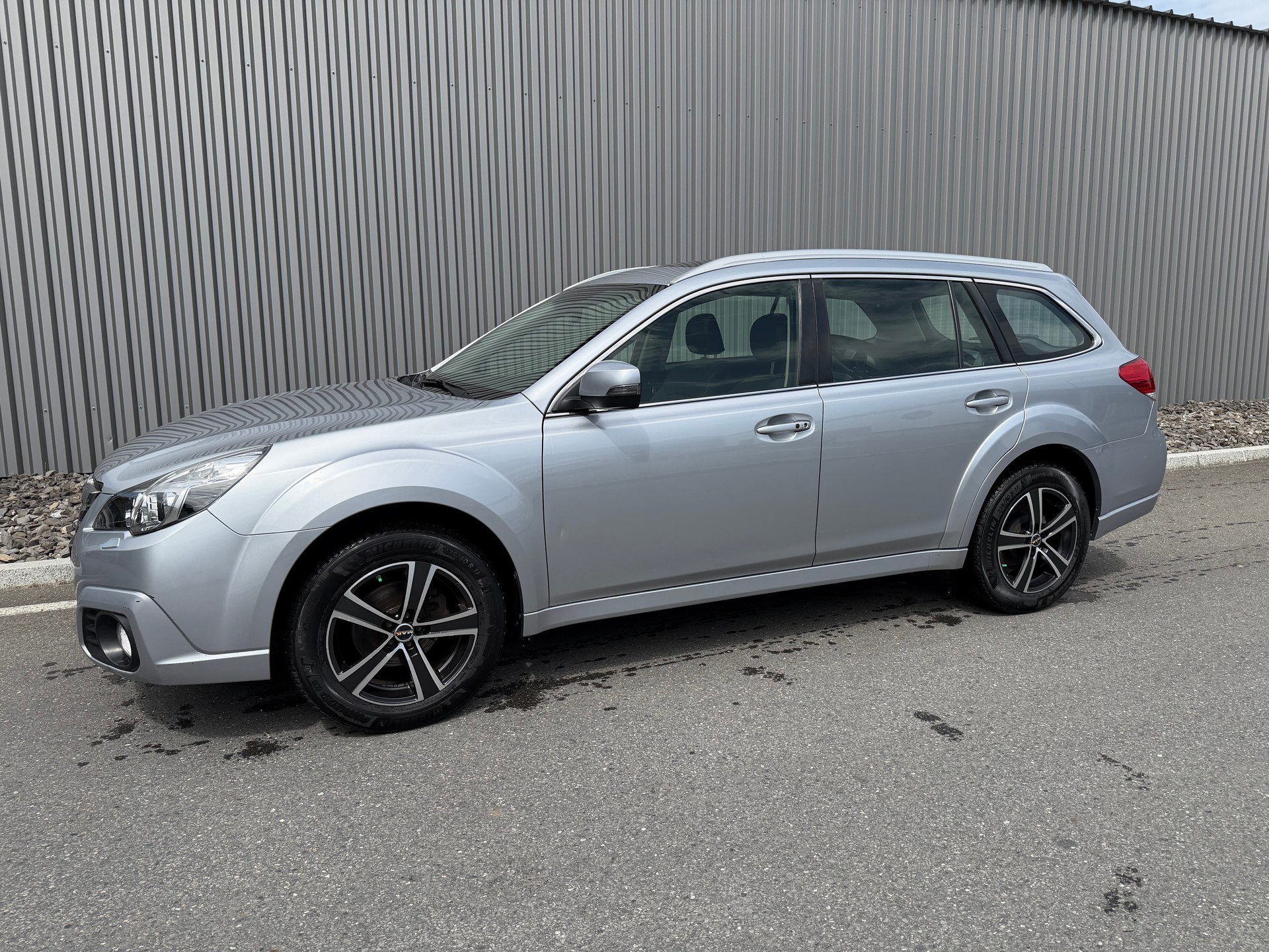 SUBARU Outback 2.5i Limited AWD Lineartronic-image-0