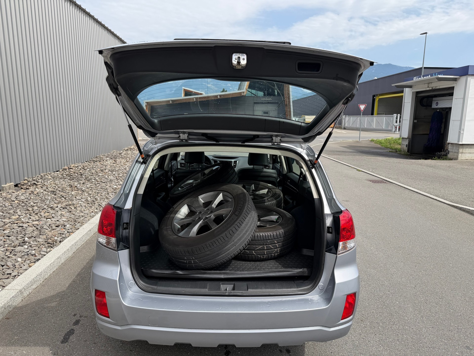 SUBARU Outback 2.5i Limited AWD Lineartronic-image-18