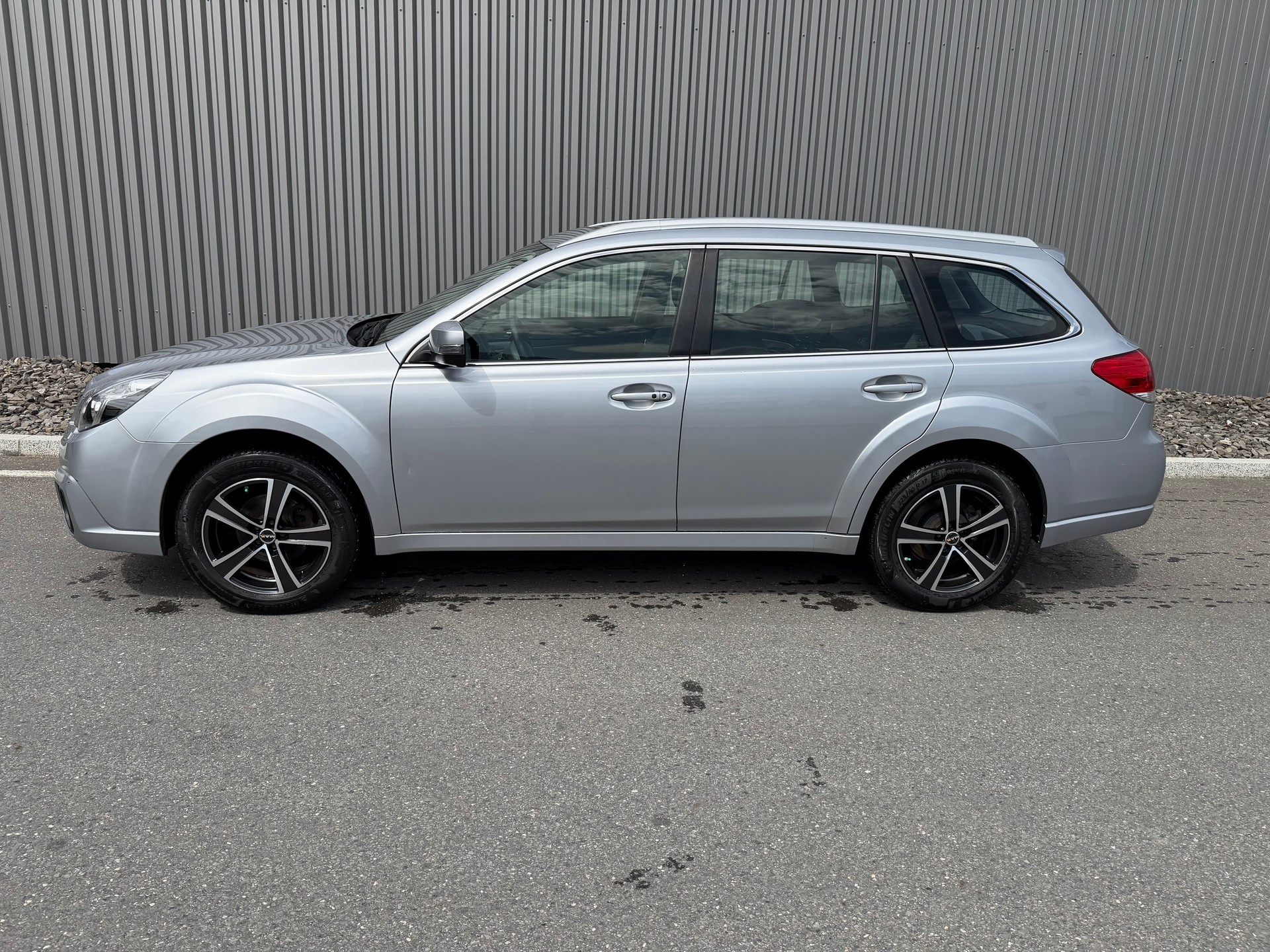 SUBARU Outback 2.5i Limited AWD Lineartronic-image-1