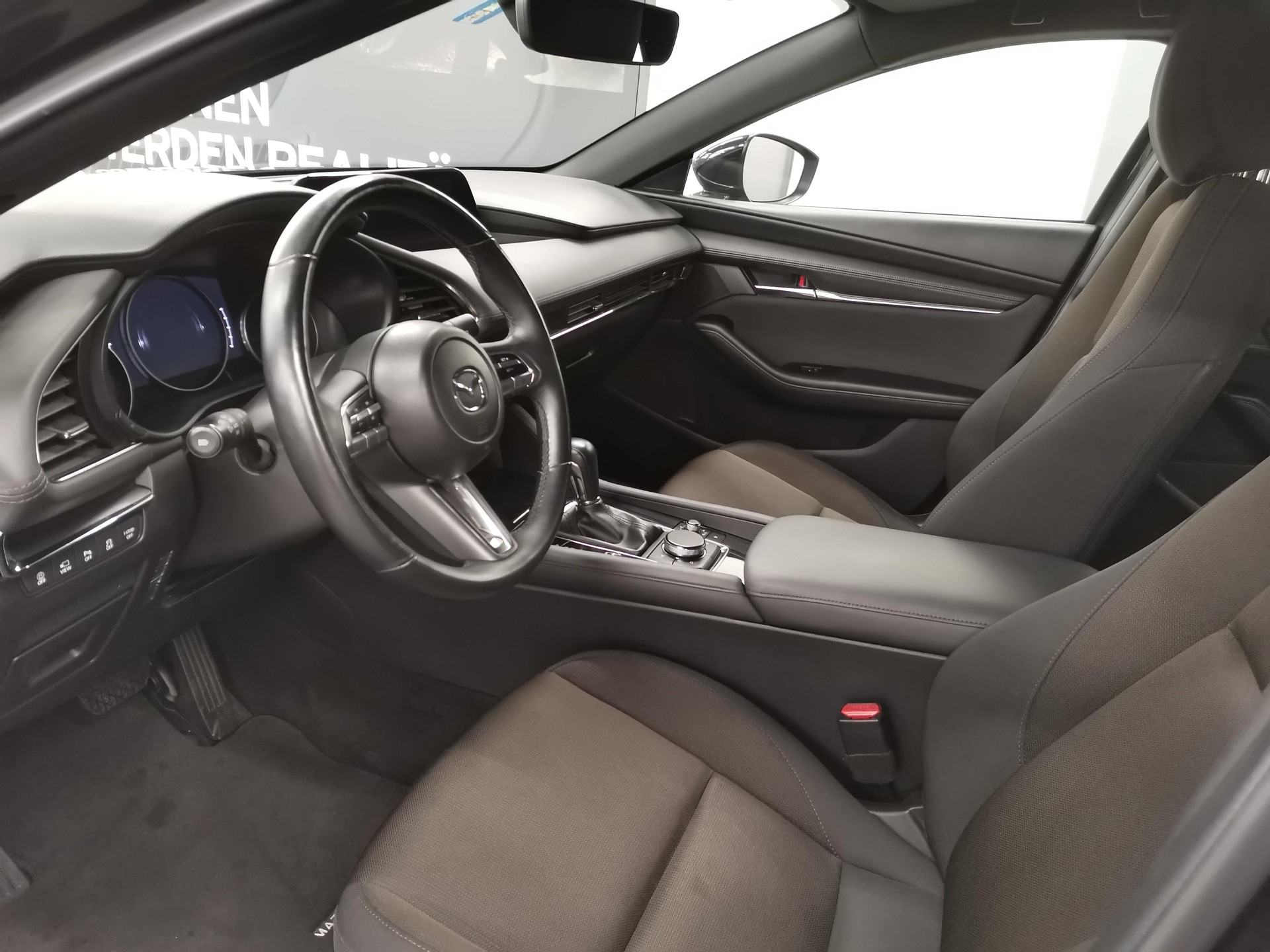 MAZDA 3 Hatchback 2.0 150 Ambition Plus-image-6
