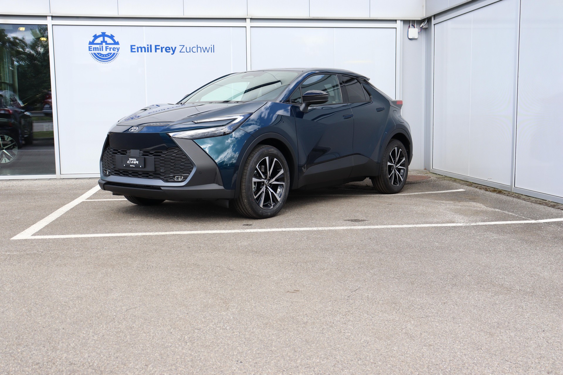 TOYOTA C-HR 2.0 PHEV Swiss Edition-image-0