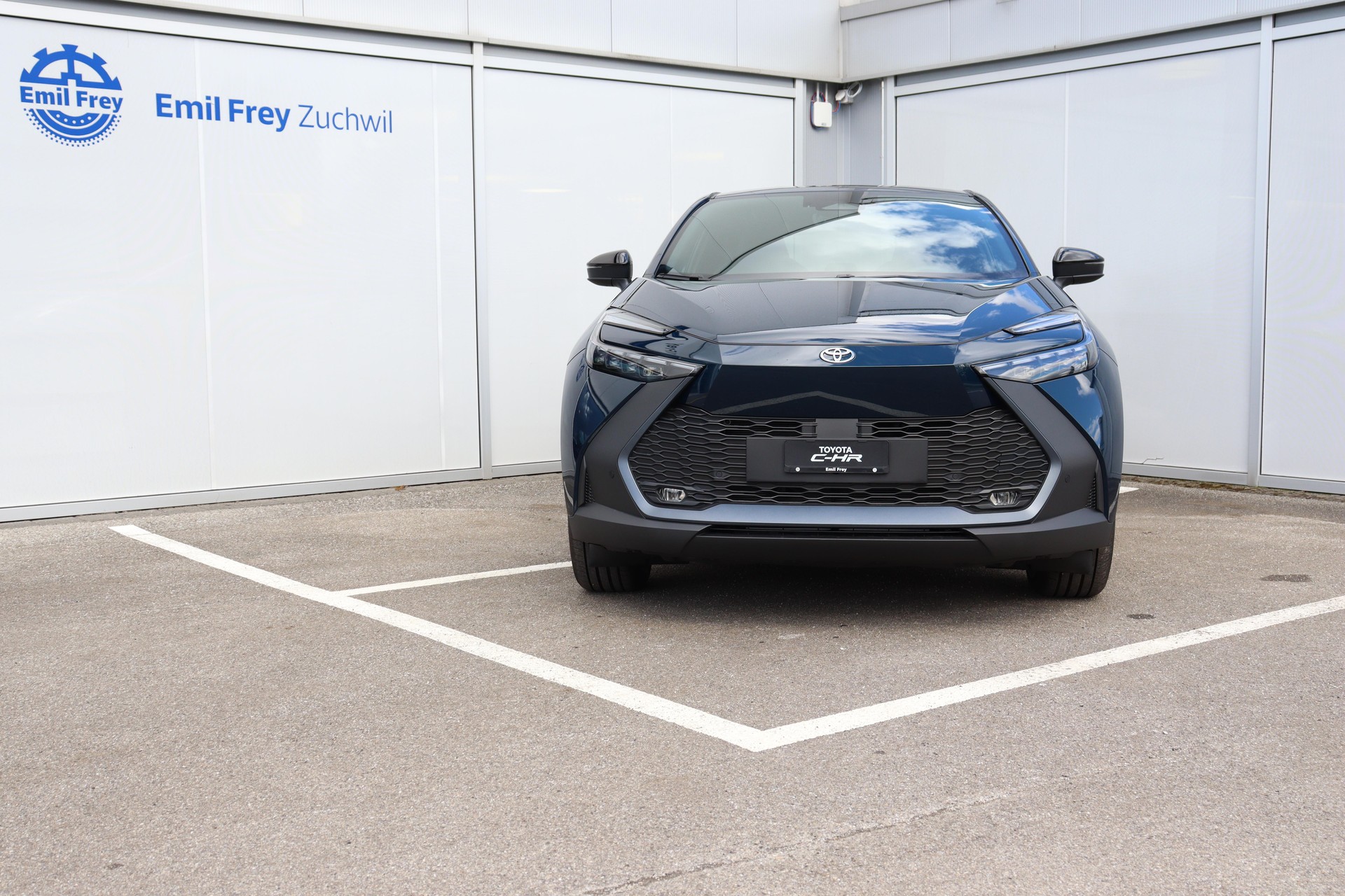 TOYOTA C-HR 2.0 PHEV Swiss Edition-image-1