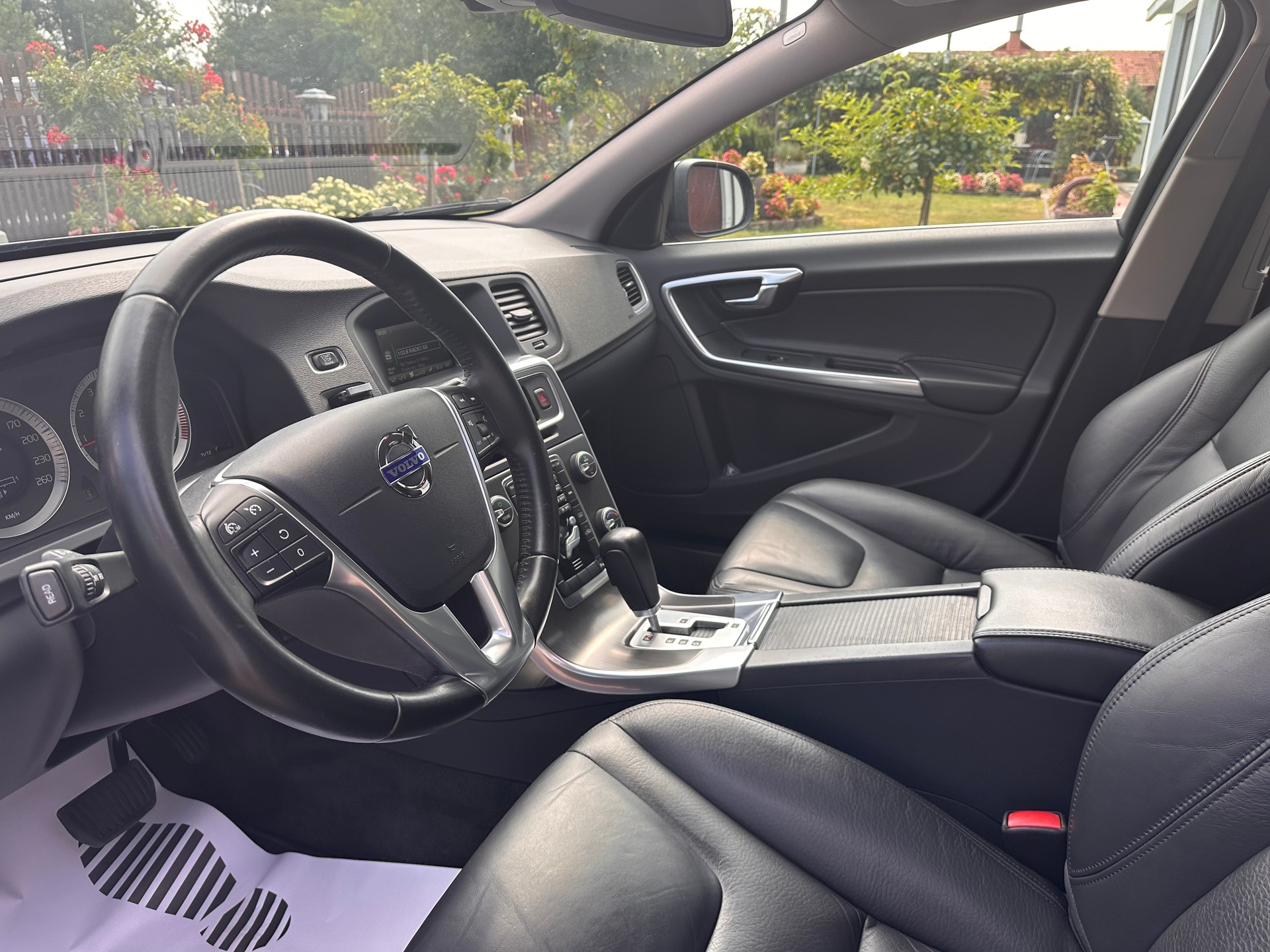 VOLVO S60 2.0T-image-4