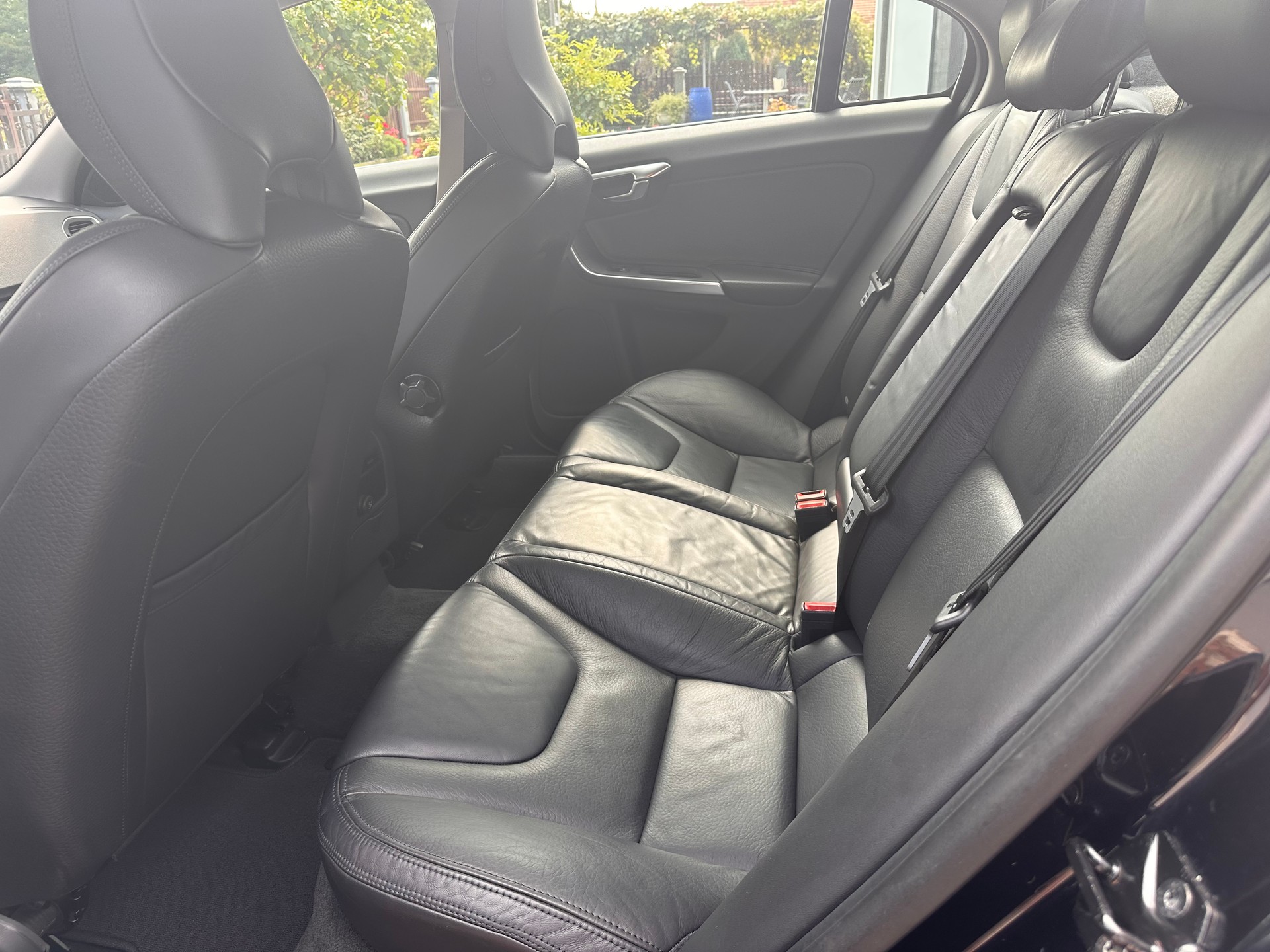 VOLVO S60 2.0T-image-5