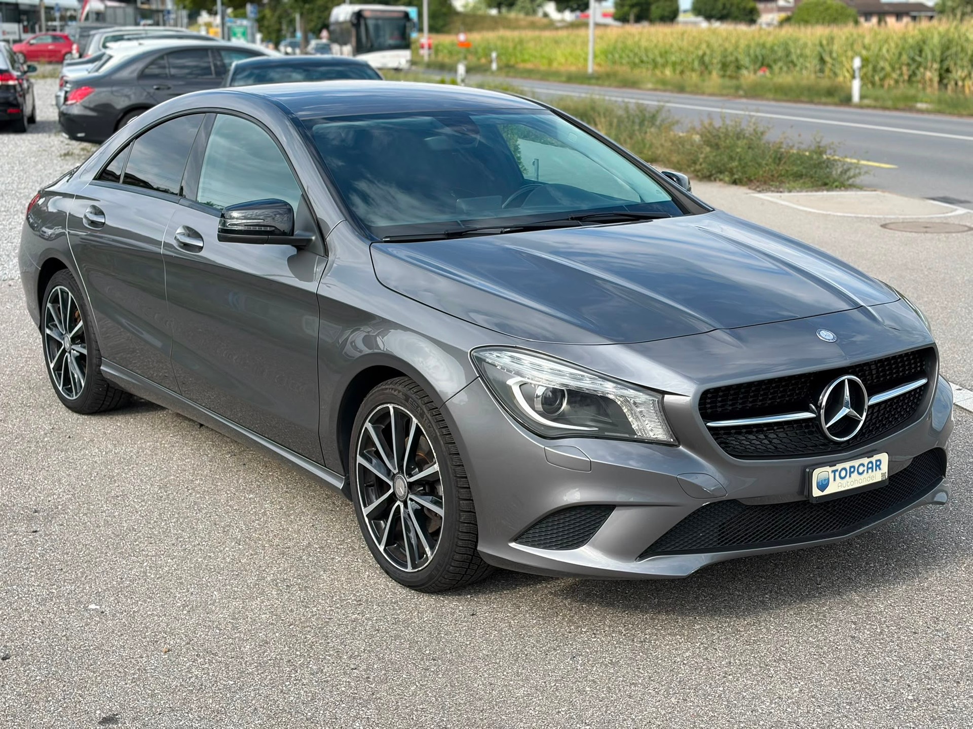 MERCEDES-BENZ CLA 200 AMG Line 7G-DCT-image-3