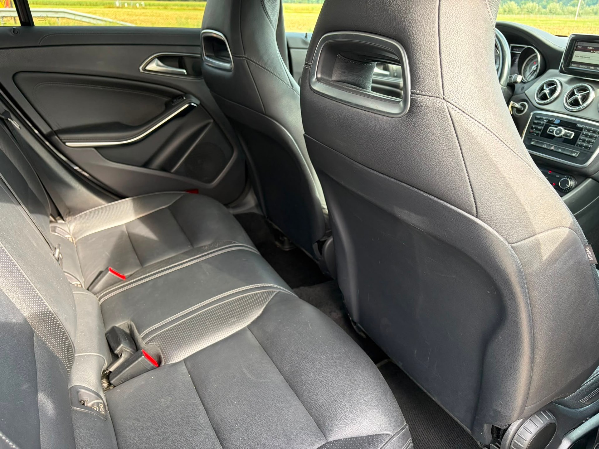 MERCEDES-BENZ CLA 200 AMG Line 7G-DCT-image-7