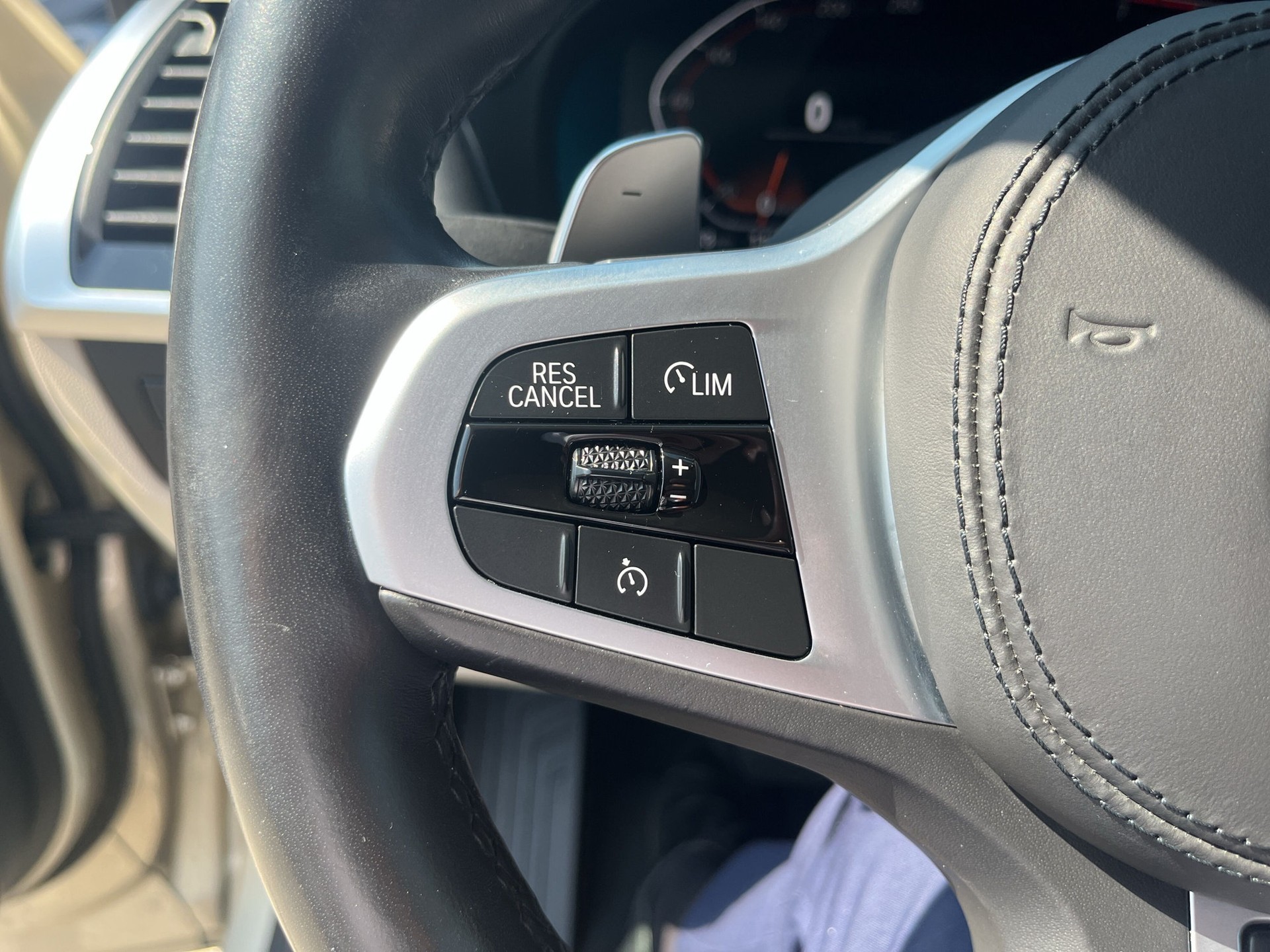 BMW X4 xDrive 20i xLine Steptronic-image-14
