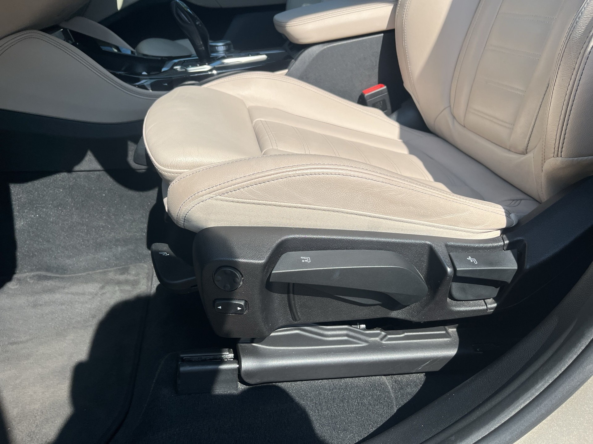 BMW X4 xDrive 20i xLine Steptronic-image-18