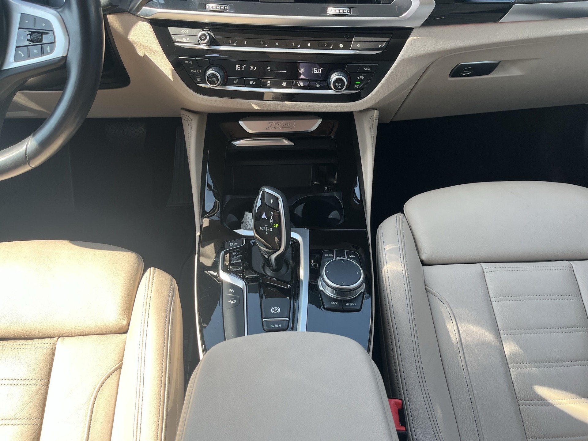 BMW X4 xDrive 20i xLine Steptronic-image-12