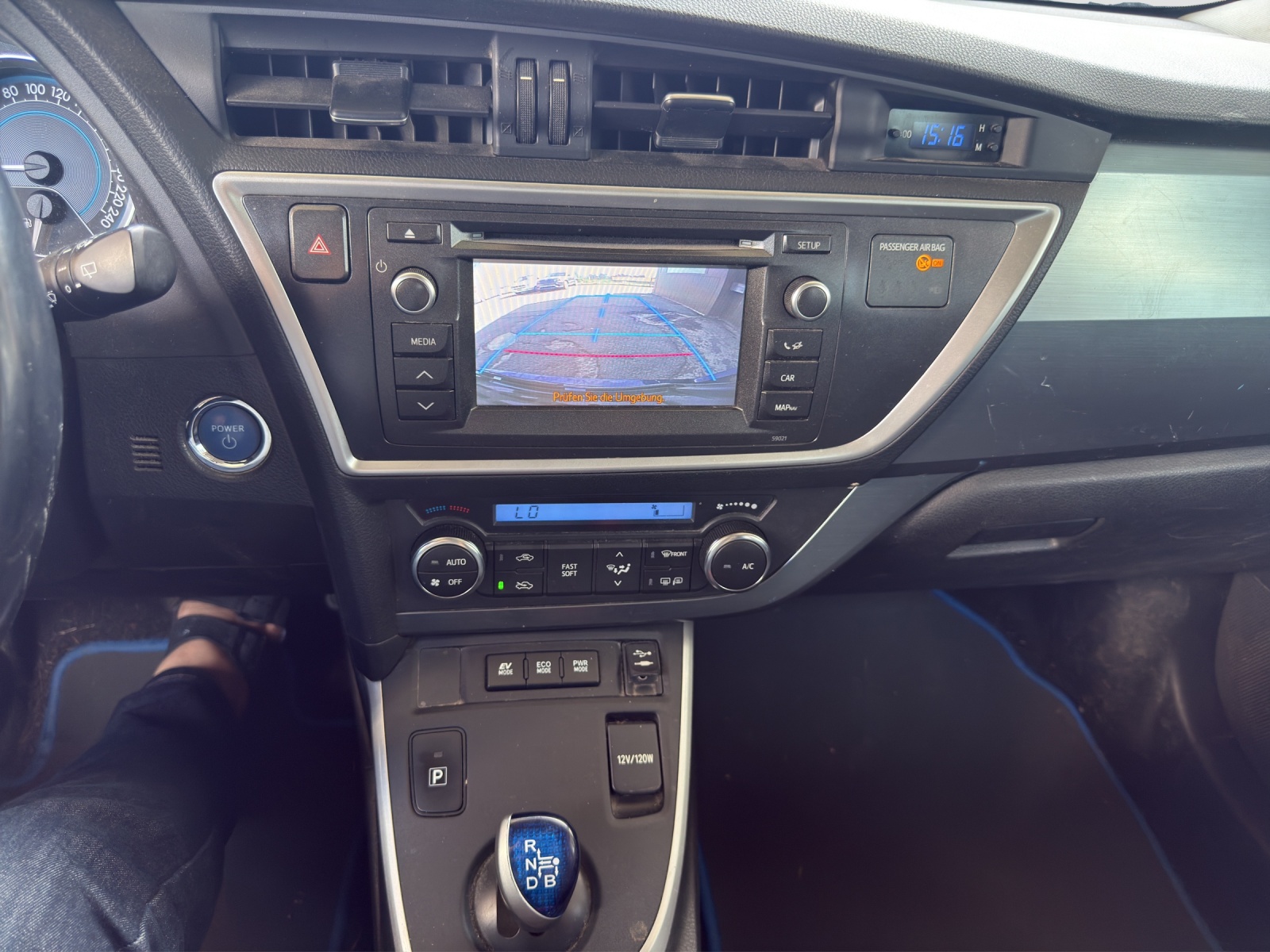 TOYOTA Auris 1.8 16V HSD Linea Sol Premium-image-7