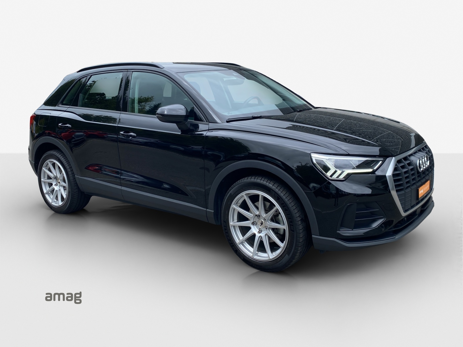 AUDI Q3 35 TFSI Attraction S-tronic-image-5