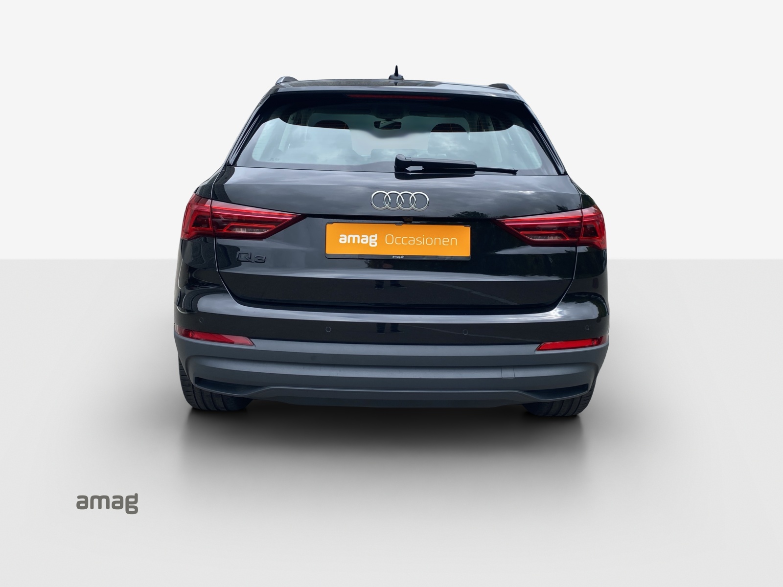 AUDI Q3 35 TFSI Attraction S-tronic-image-3