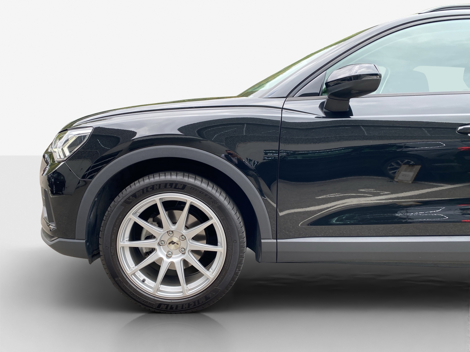 AUDI Q3 35 TFSI Attraction S-tronic-image-14