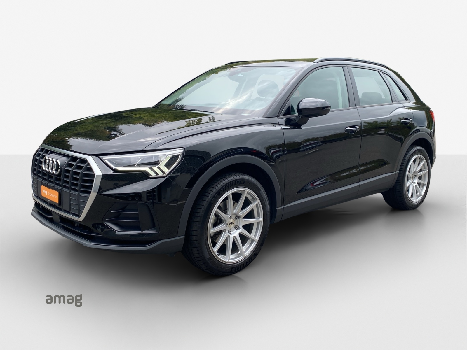 AUDI Q3 35 TFSI Attraction S-tronic-image-0
