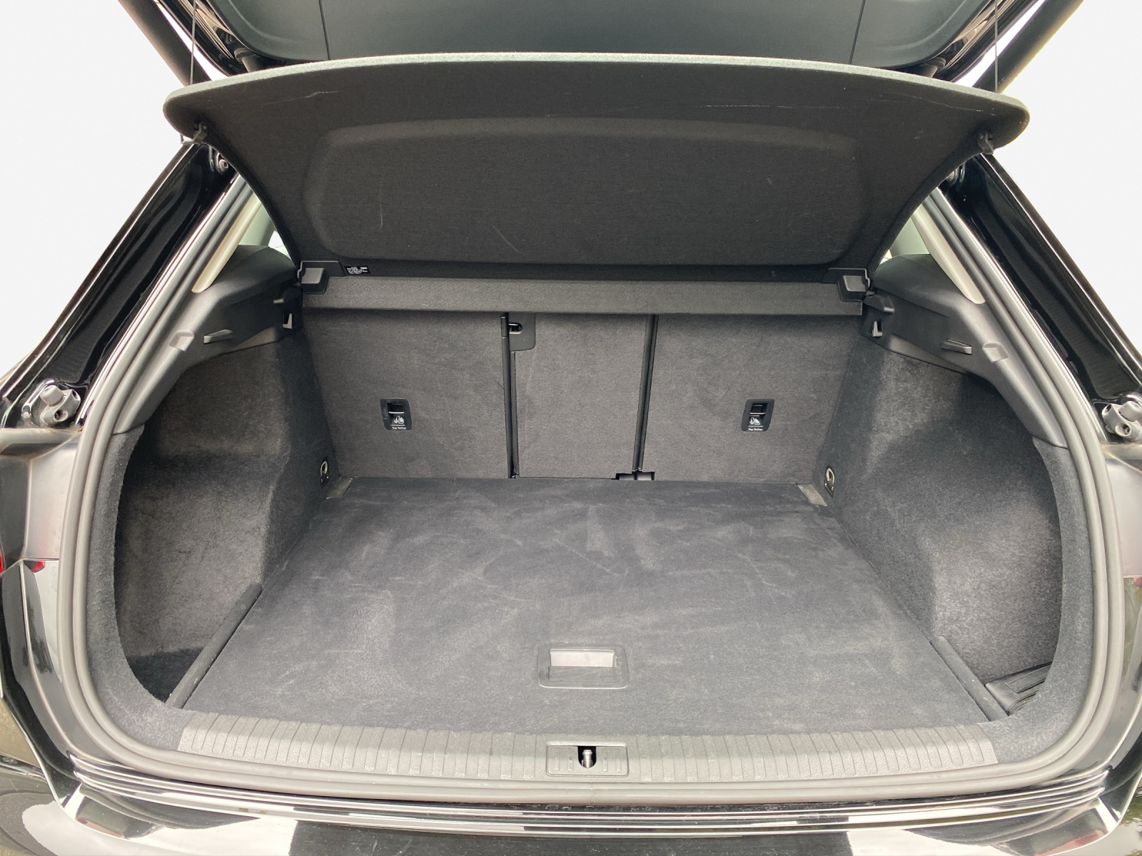 AUDI Q3 35 TFSI Attraction S-tronic-image-12
