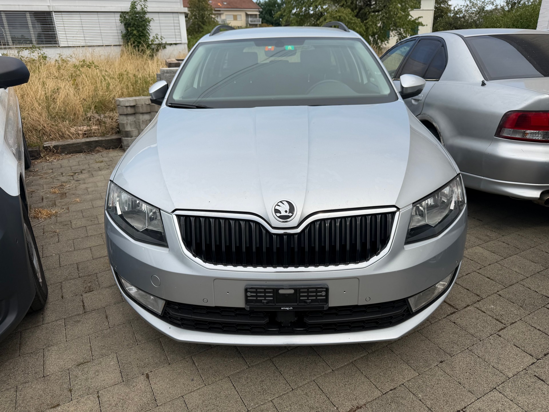 SKODA Octavia Combi 1.6 TDI Ambition 4x4-image-0
