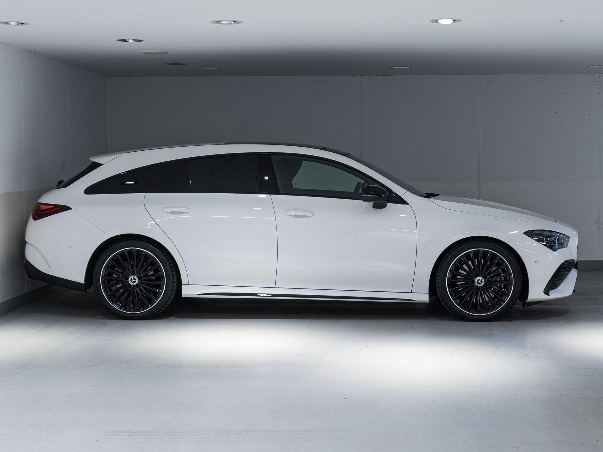 MERCEDES-BENZ CLA 250 4MATIC SB-image-1