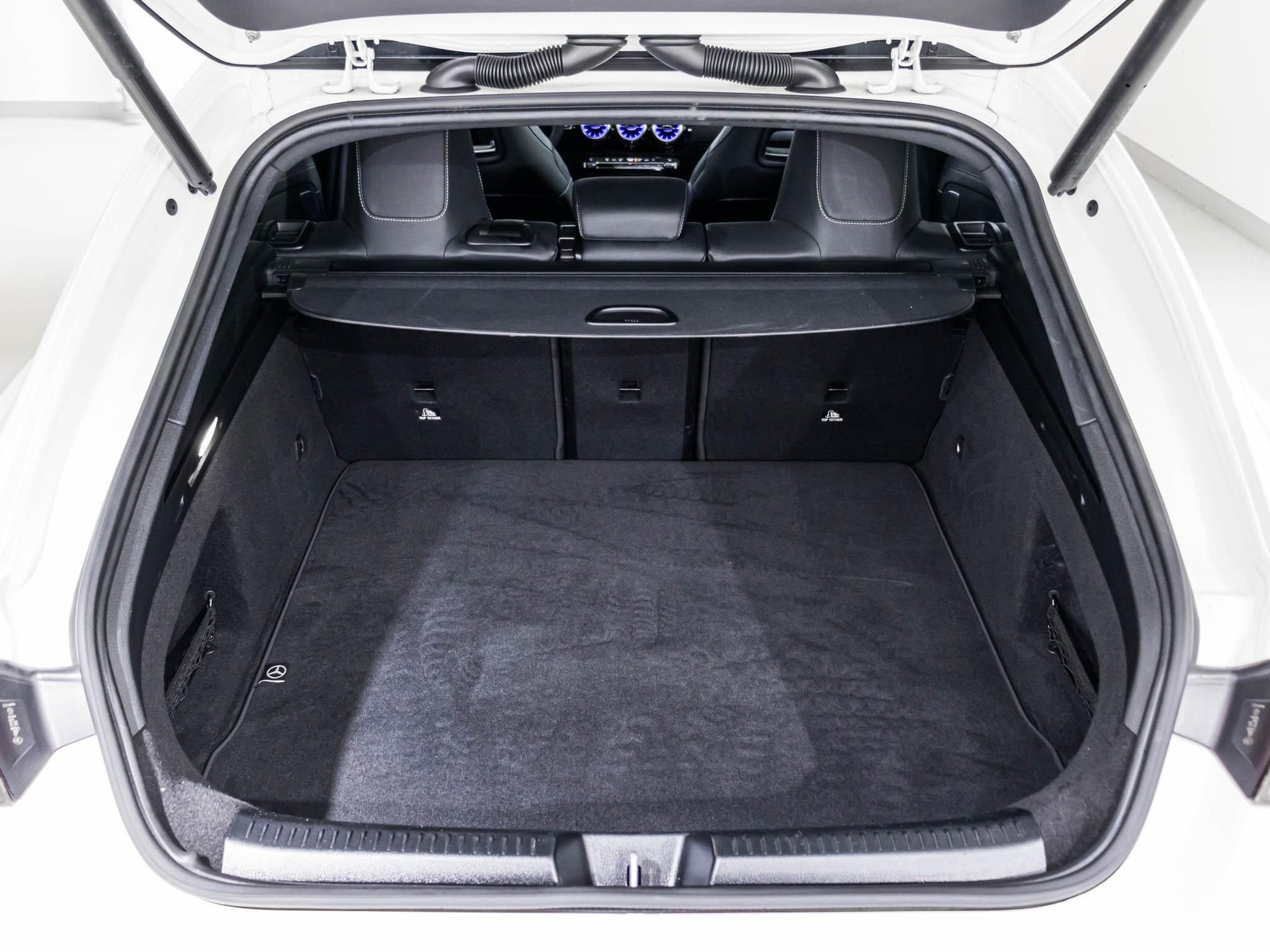 MERCEDES-BENZ CLA 250 4MATIC SB-image-13