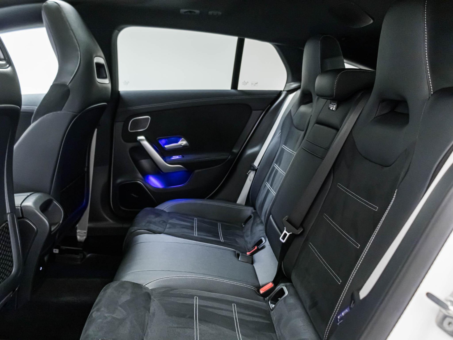 MERCEDES-BENZ CLA 250 4MATIC SB-image-7