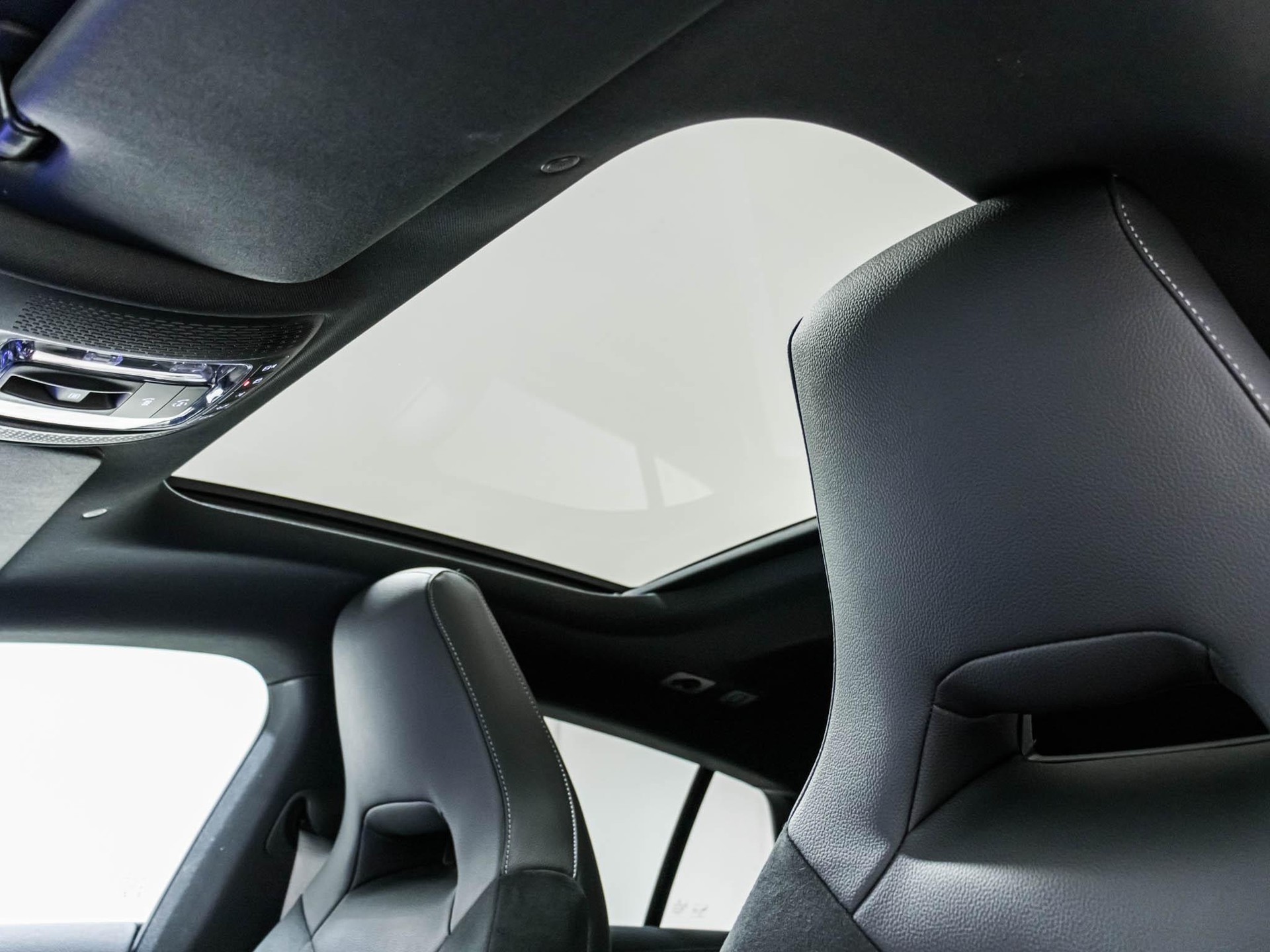 MERCEDES-BENZ CLA 250 4MATIC SB-image-8