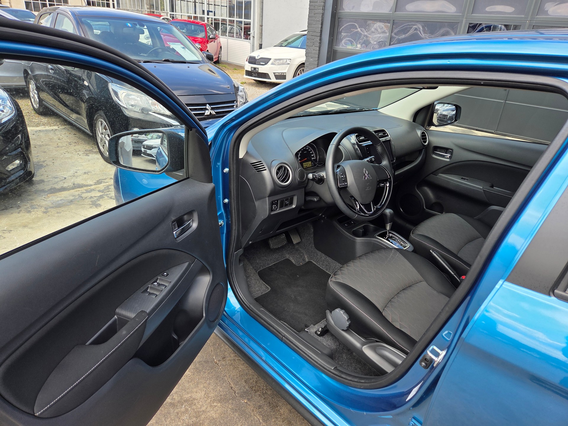 MITSUBISHI Space Star 1.2 CVT Invite-image-10