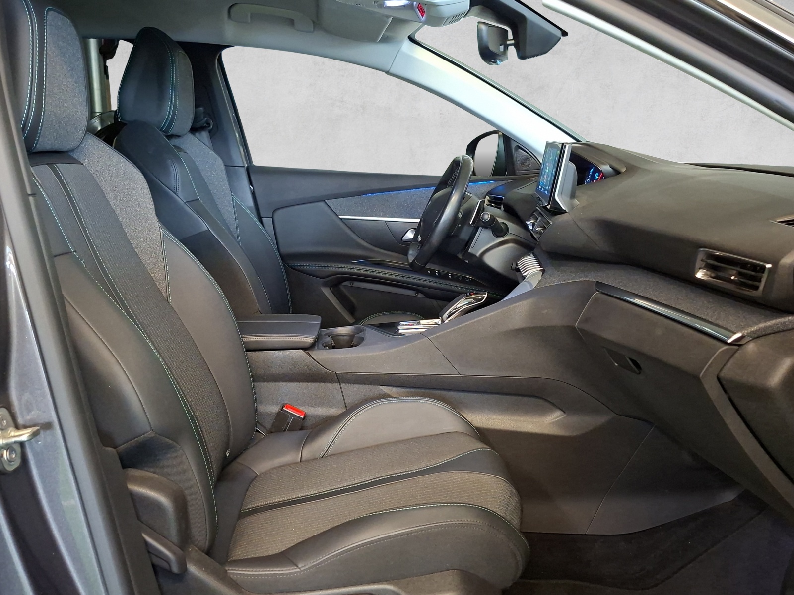 PEUGEOT 3008 1.6 Plug-in Hybrid Allure Pack-image-11
