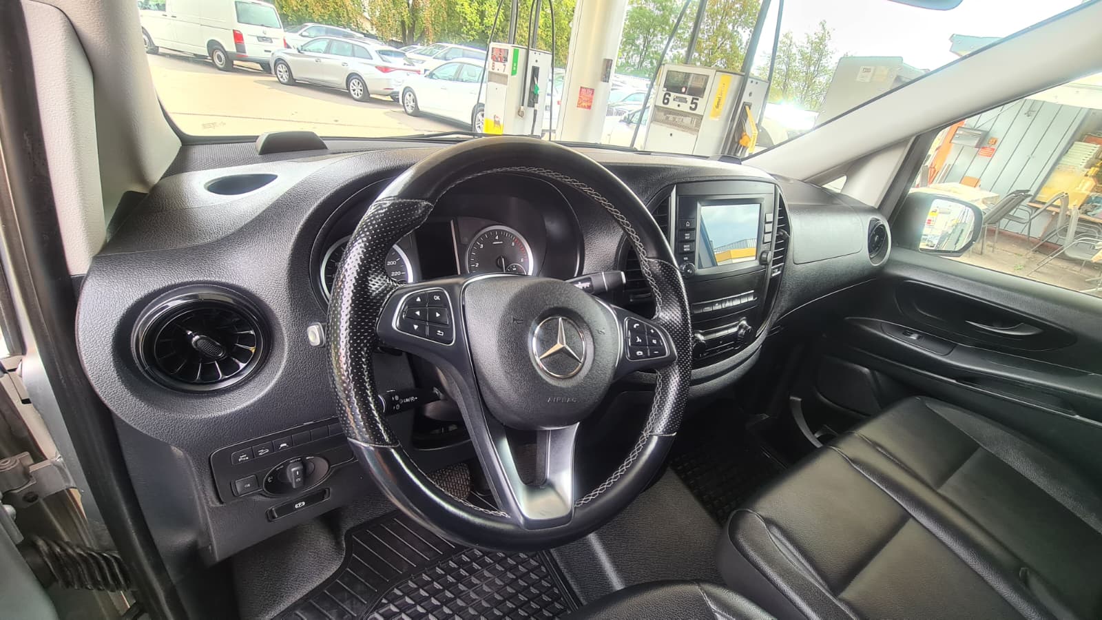 MERCEDES-BENZ Vito 116 CDI Lang 9G-Tronic 4M Pro ** 3-Plätzer ** Voll-Leder ** Gr-Navi ** RF-Kamera ** Sitzheizung ** Frisch Ab MFK & Service-image-15