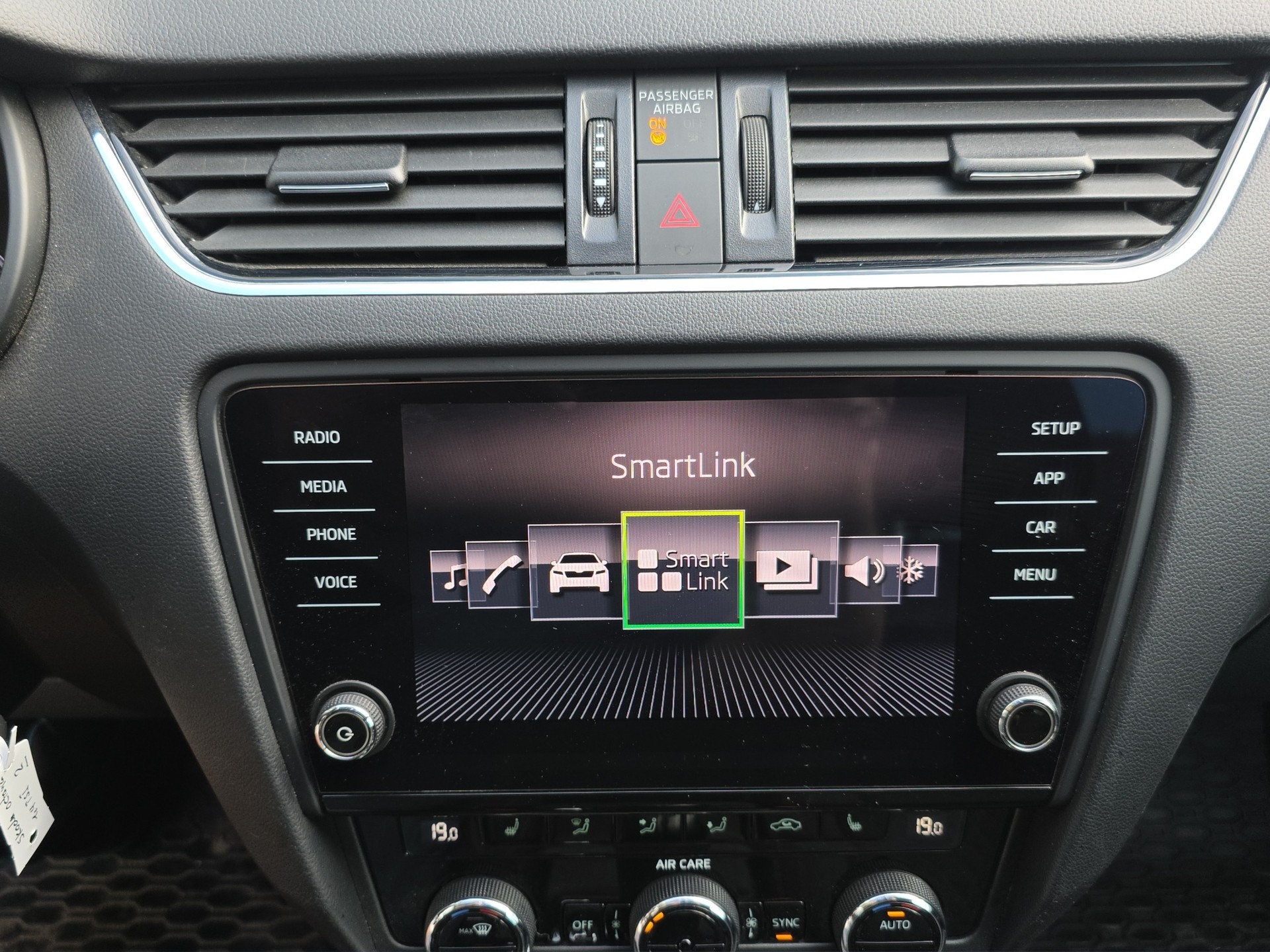 SKODA Octavia Combi 1.4 TSI Style-image-13