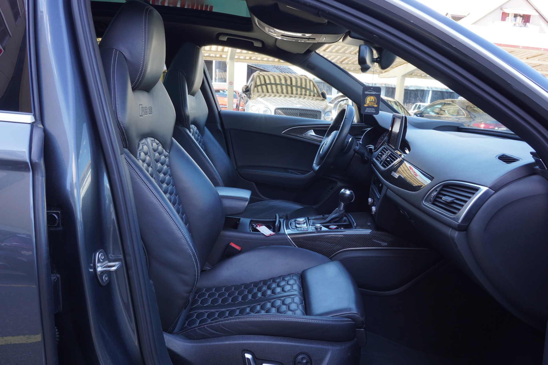AUDI RS6 Avant 4.0 TFSI V8 quattro Tiptronic-image-13