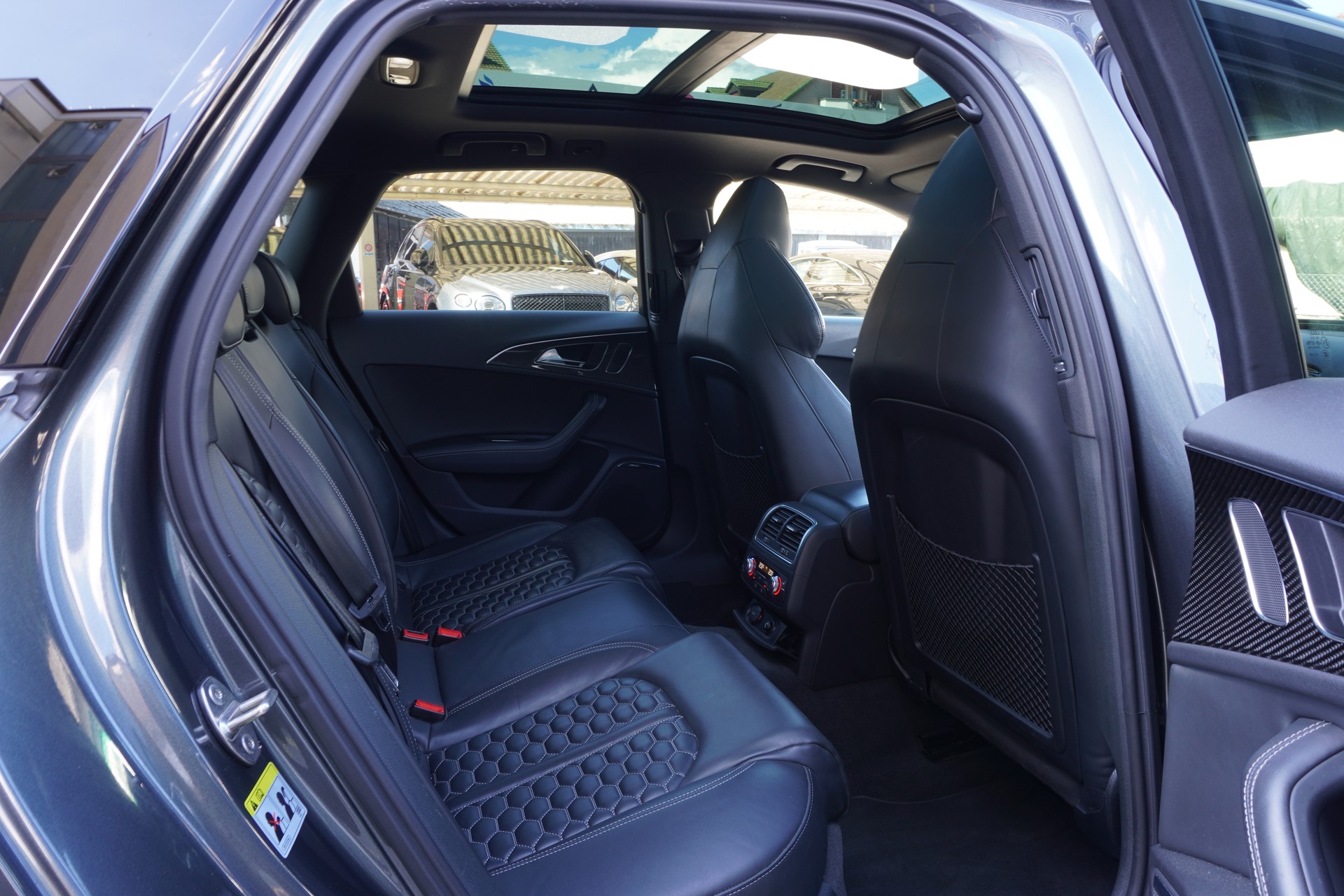 AUDI RS6 Avant 4.0 TFSI V8 quattro Tiptronic-image-14