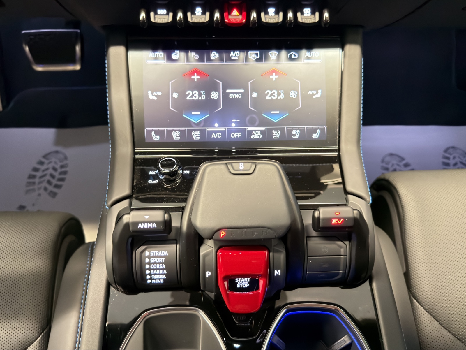 LAMBORGHINI Urus SE-image-12