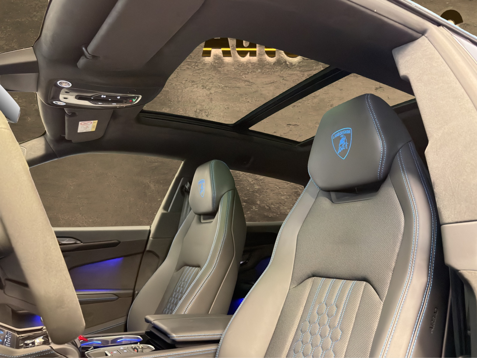 LAMBORGHINI Urus SE-image-9