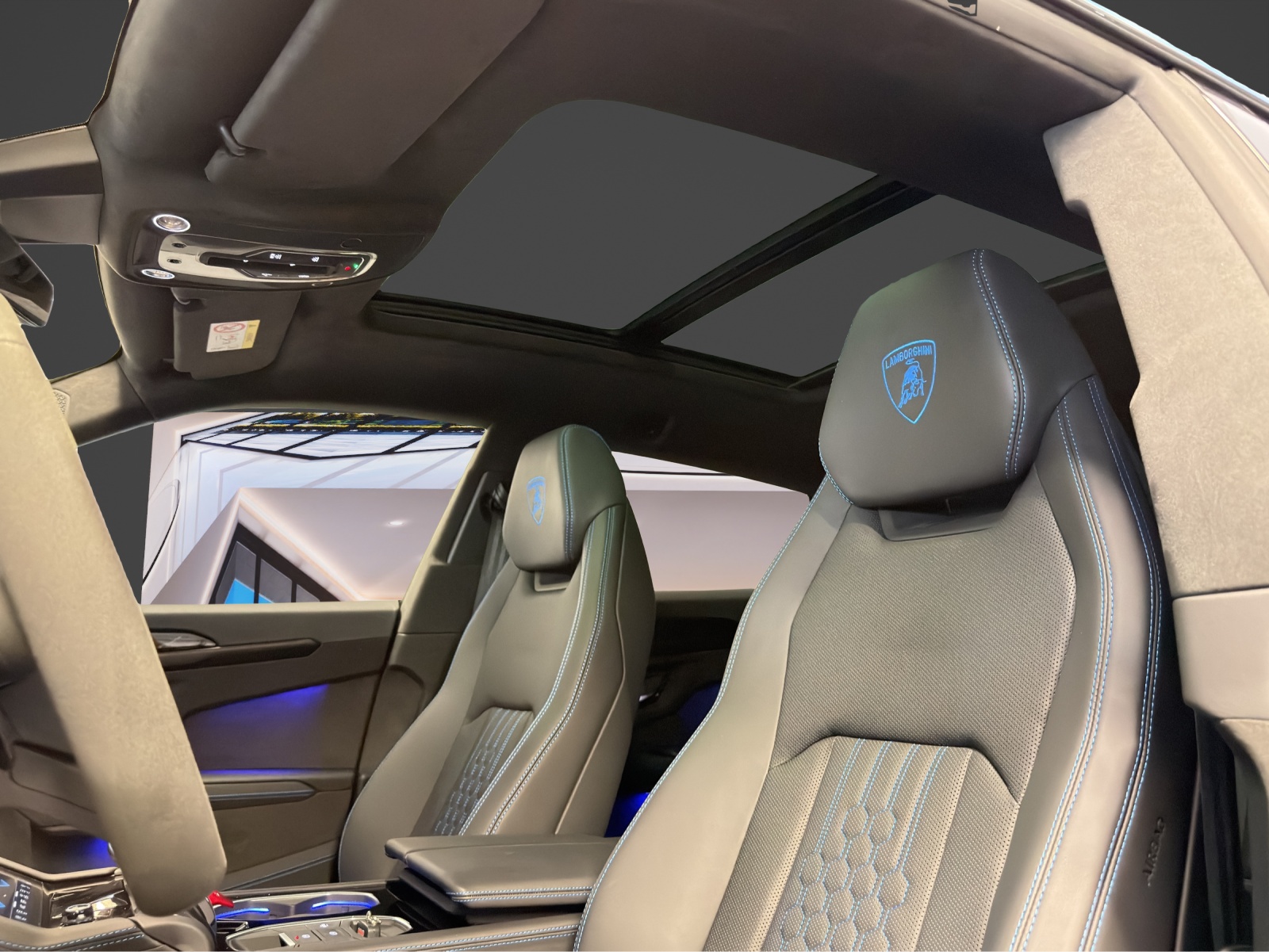 LAMBORGHINI Urus SE-image-22