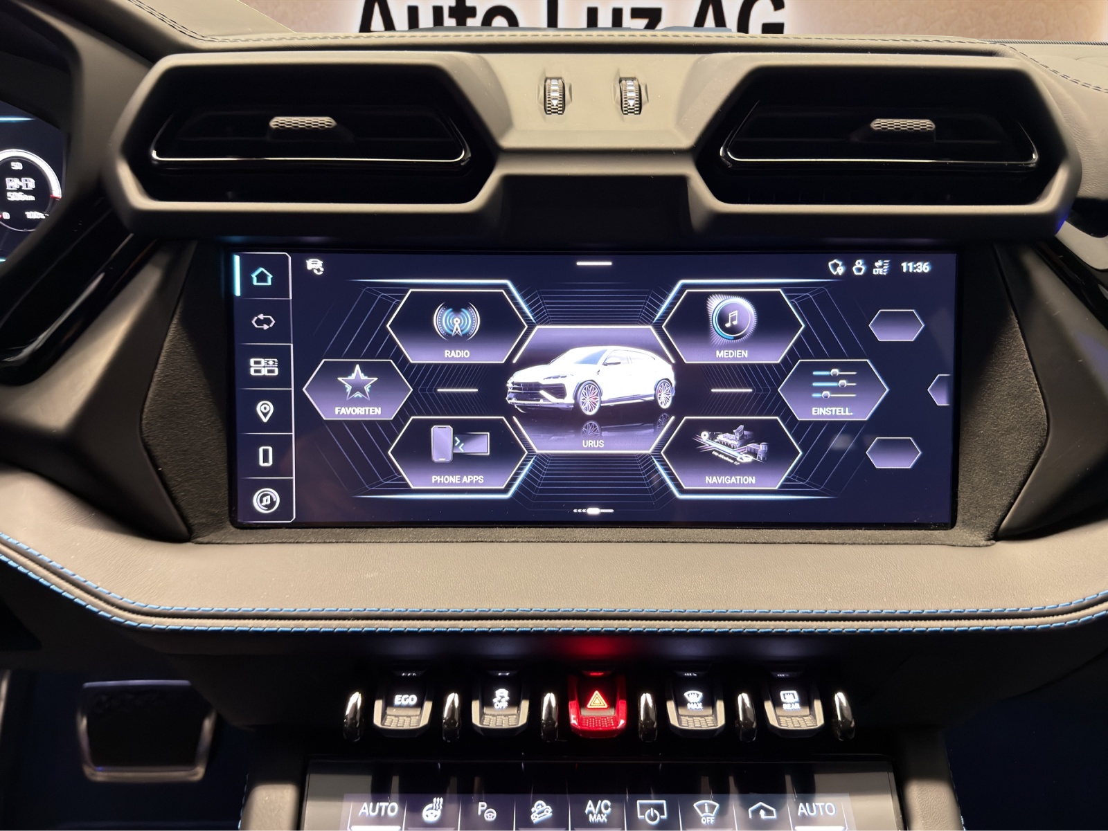 LAMBORGHINI Urus SE-image-16
