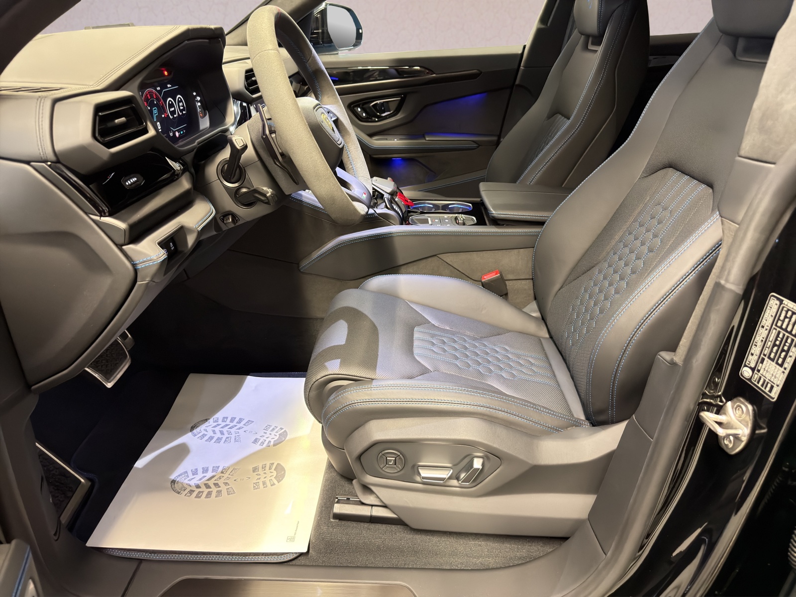 LAMBORGHINI Urus SE-image-12