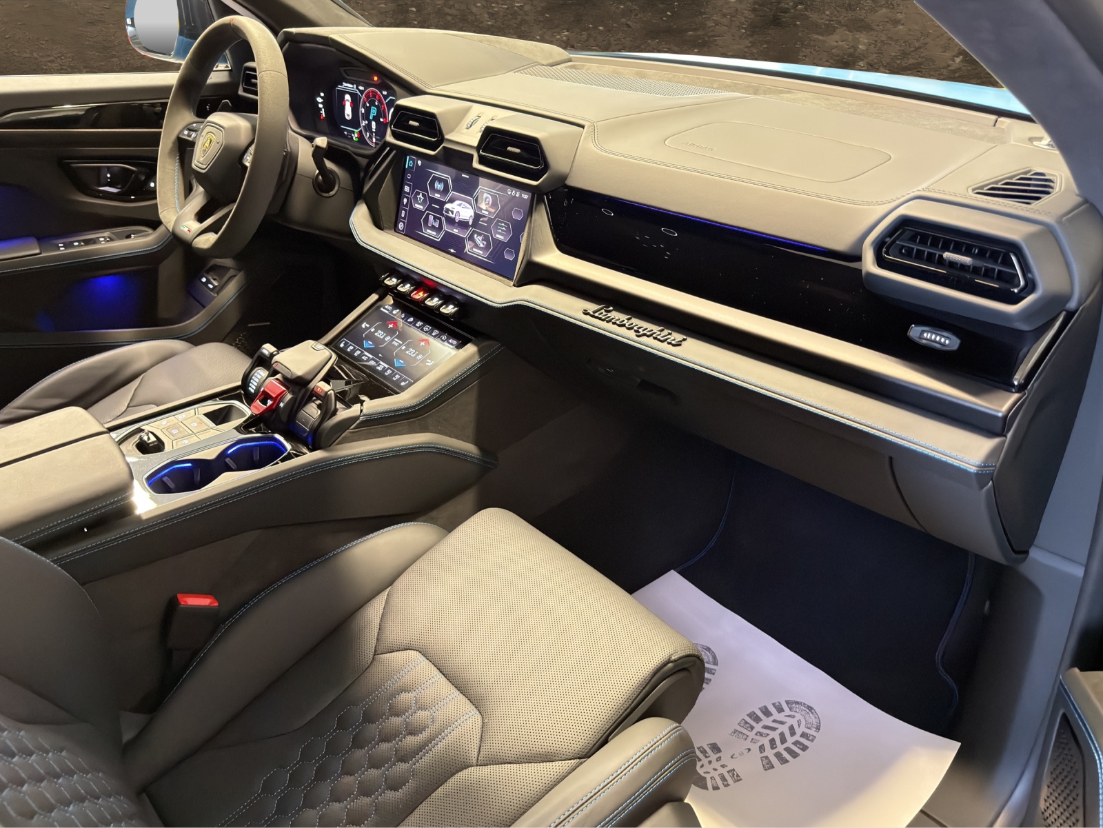 LAMBORGHINI Urus SE-image-13