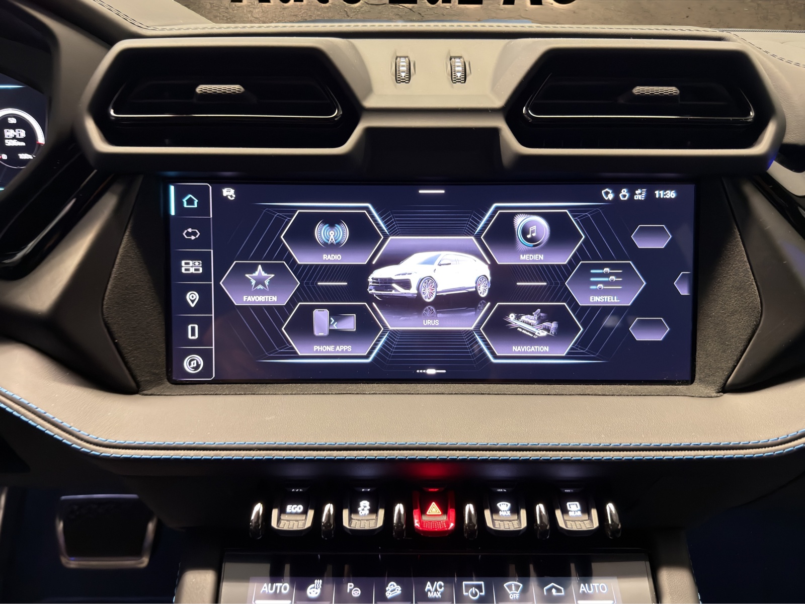 LAMBORGHINI Urus SE-image-10