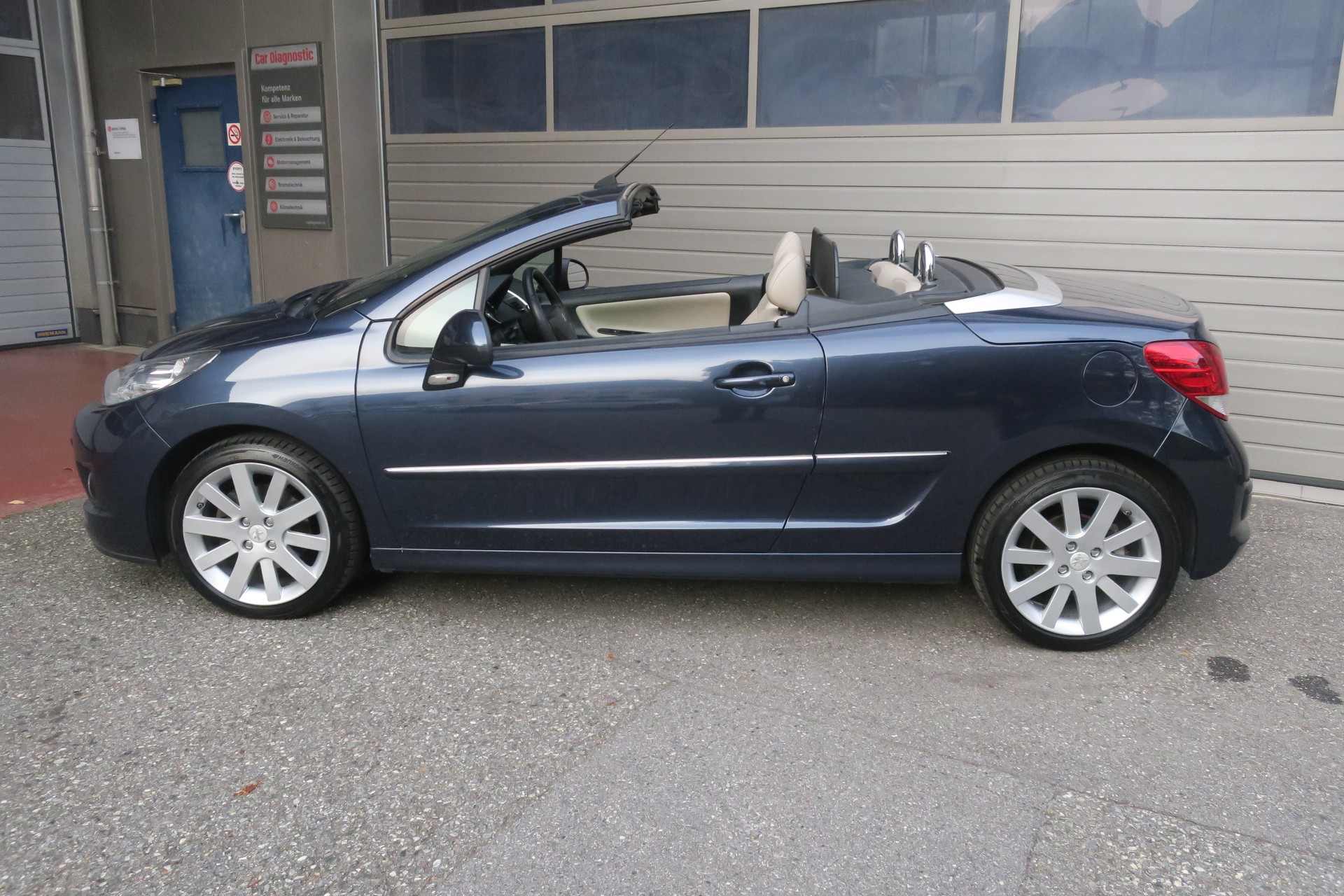 PEUGEOT 207 CC 1.6 16V Roland Garros Automatic-image-4