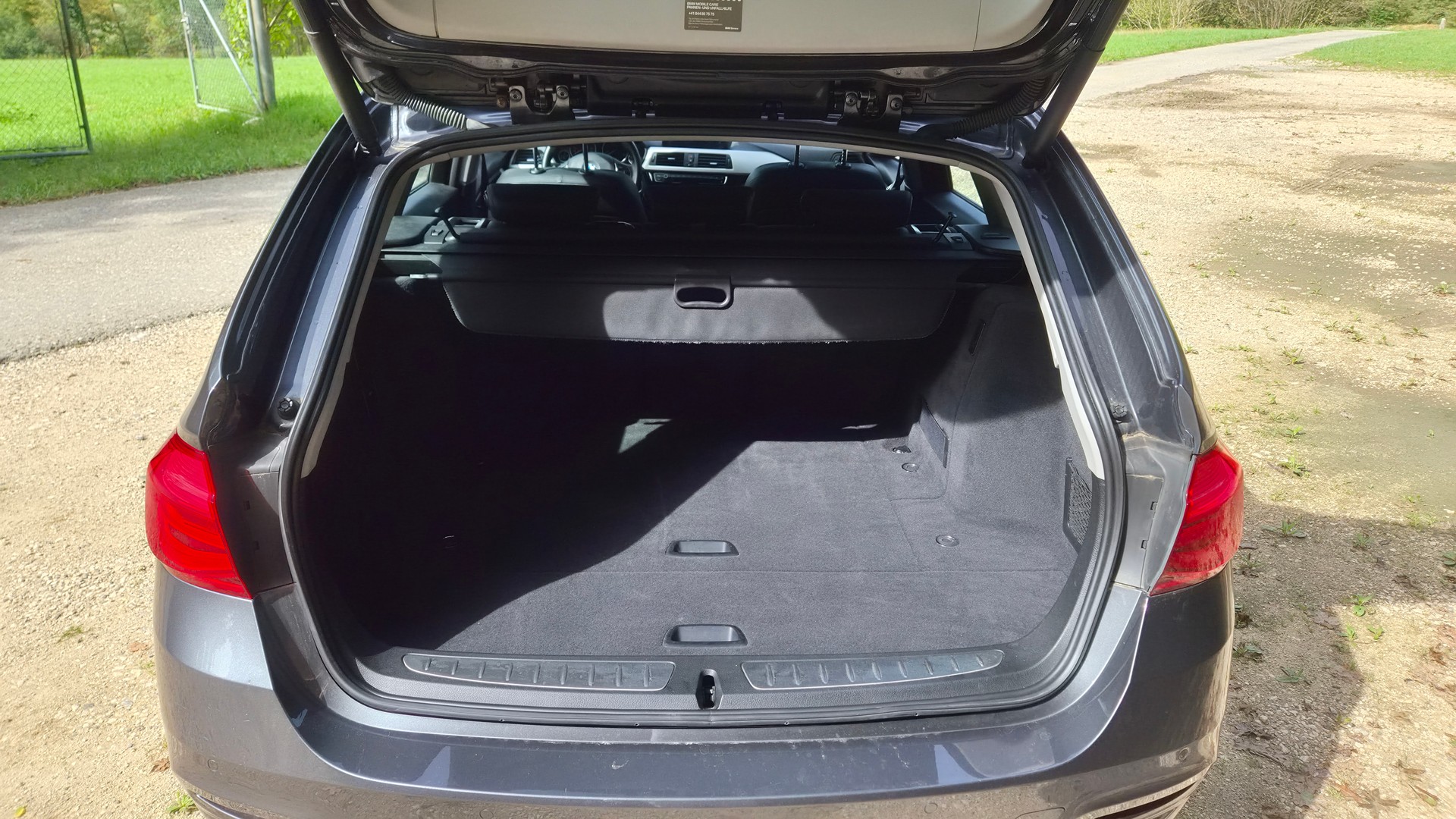 BMW 320d xDrive-image-4