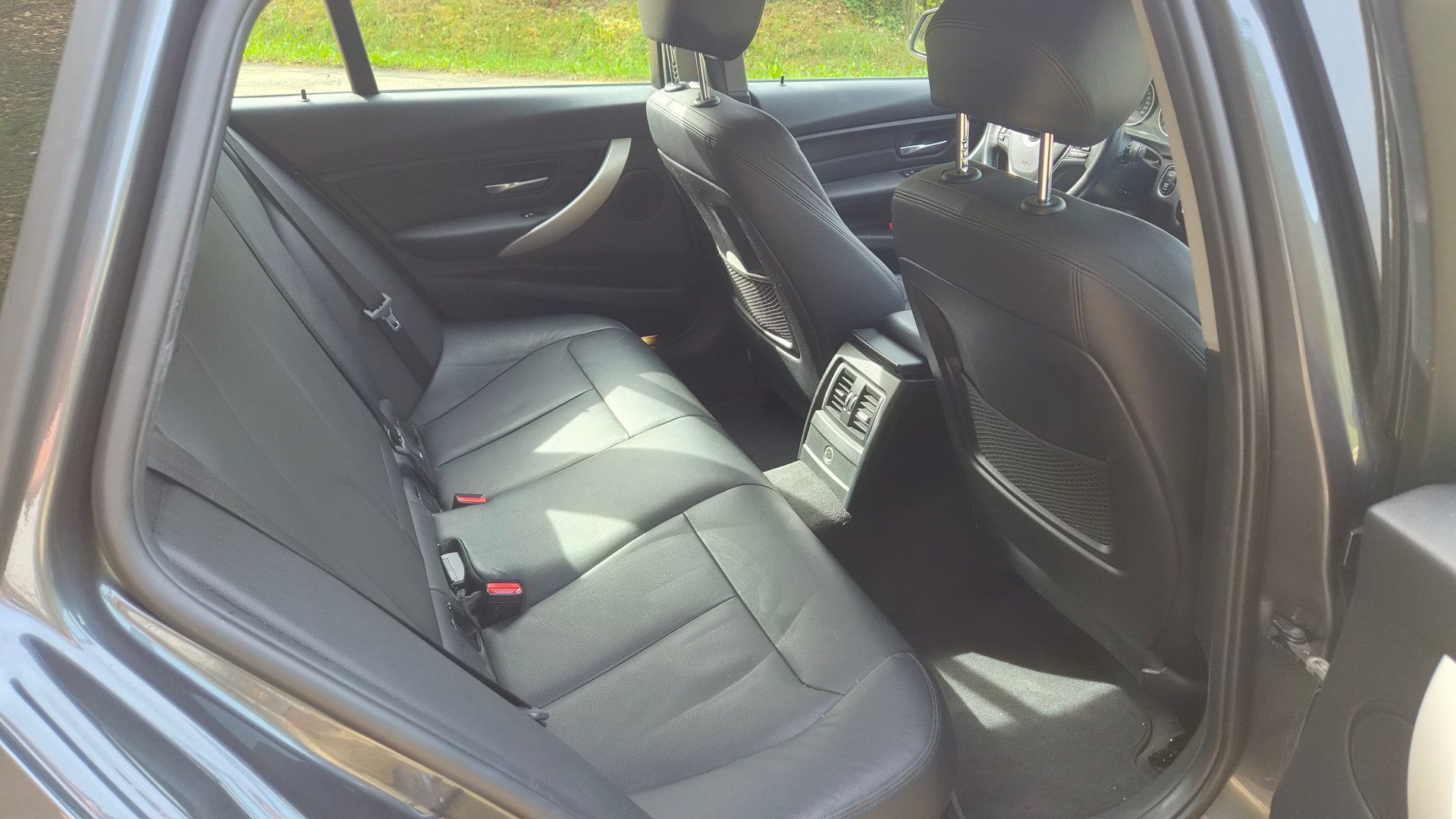 BMW 320d xDrive-image-3
