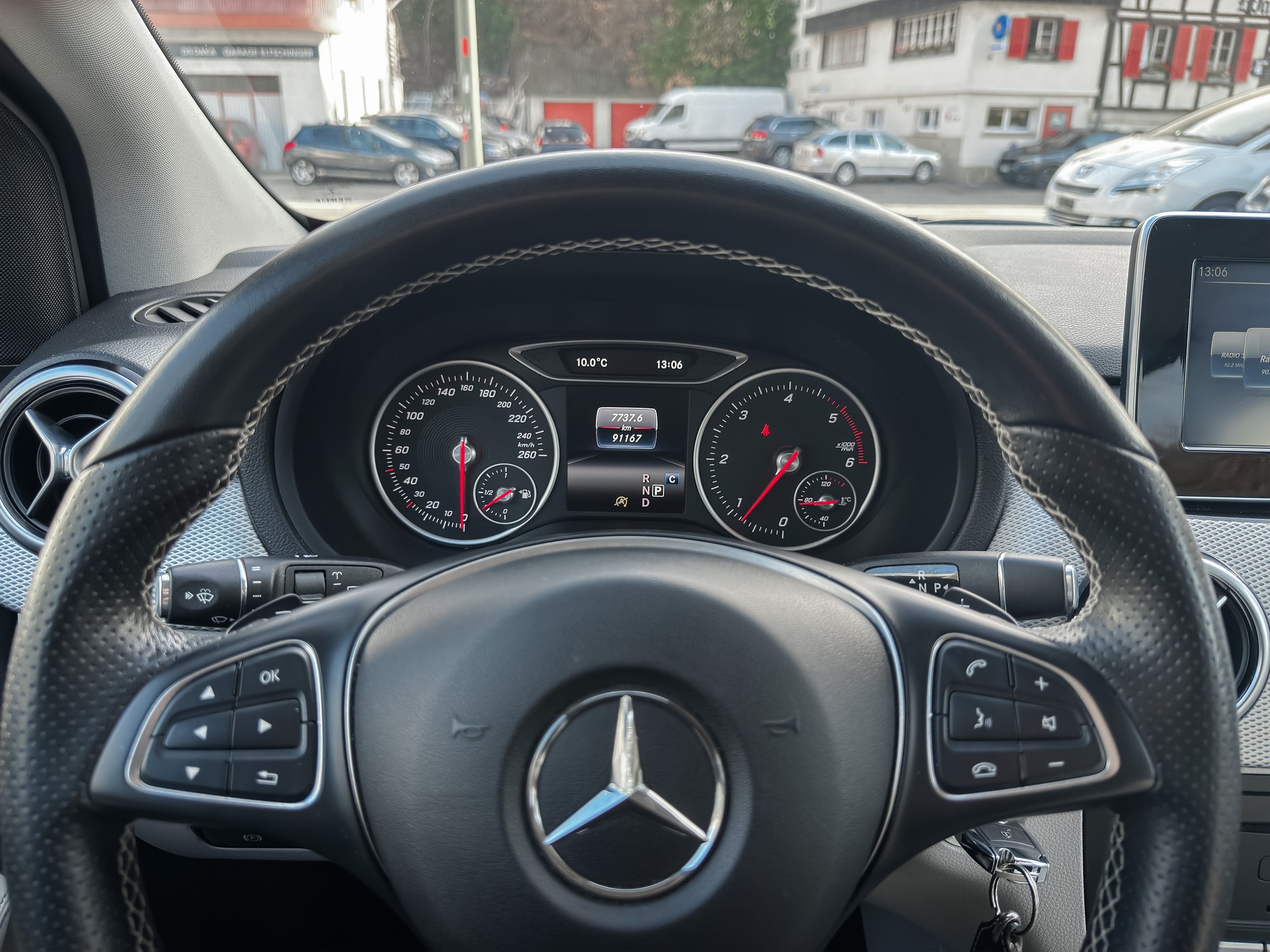 MERCEDES-BENZ B 220 CDI Style 4Matic 7G-DCT-image-11