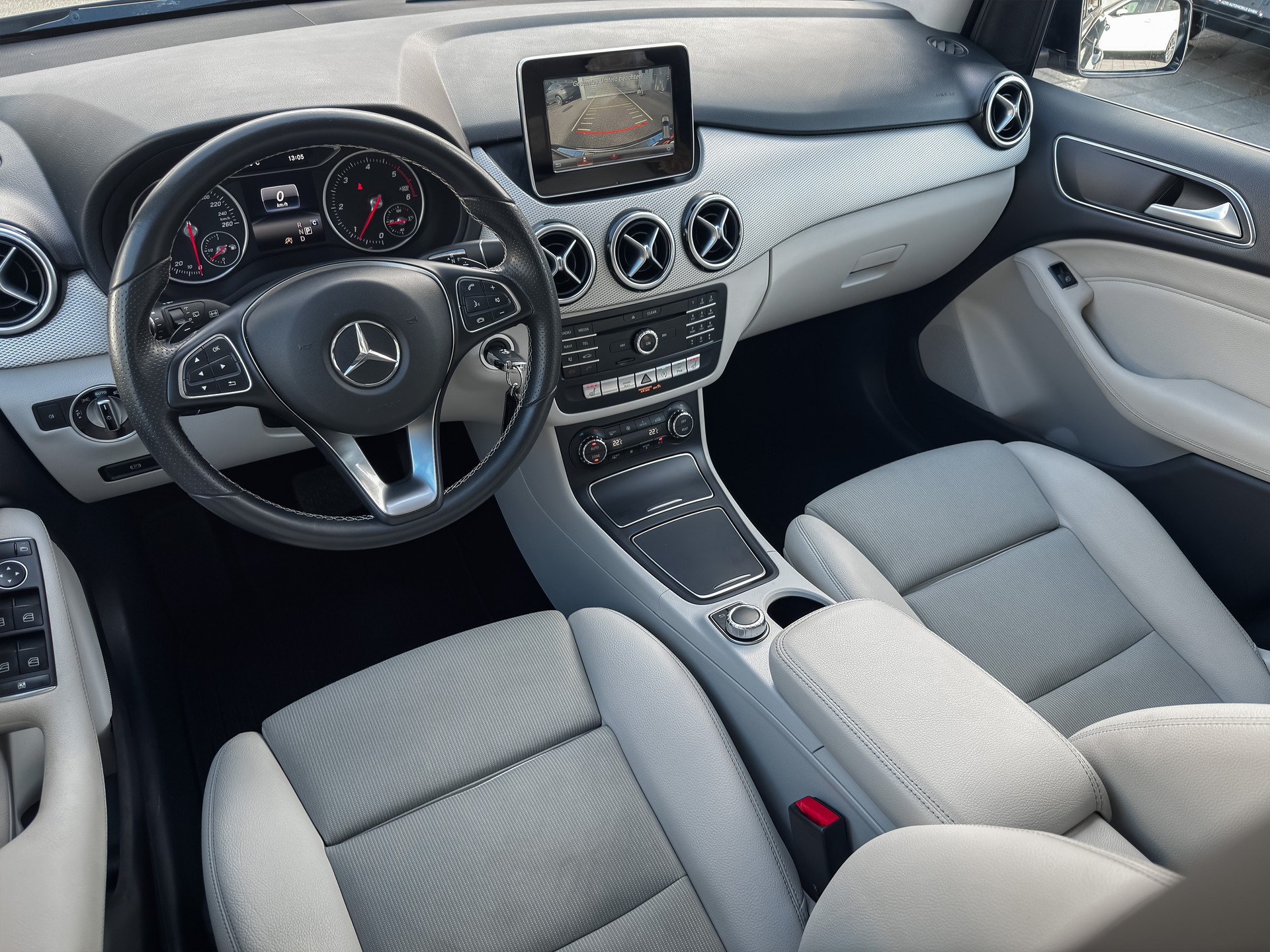 MERCEDES-BENZ B 220 CDI Style 4Matic 7G-DCT-image-10