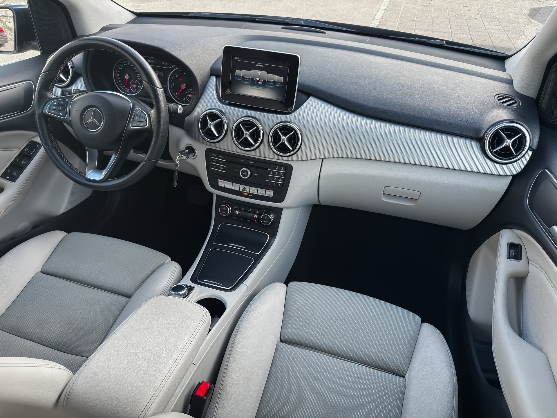 MERCEDES-BENZ B 220 CDI Style 4Matic 7G-DCT-image-7