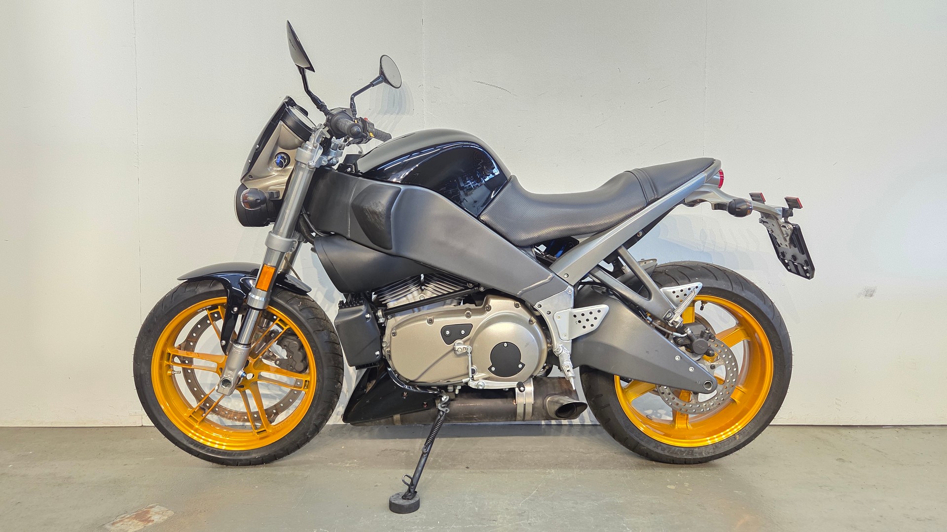 BUELL XB12S Lightning-showroom-element-1