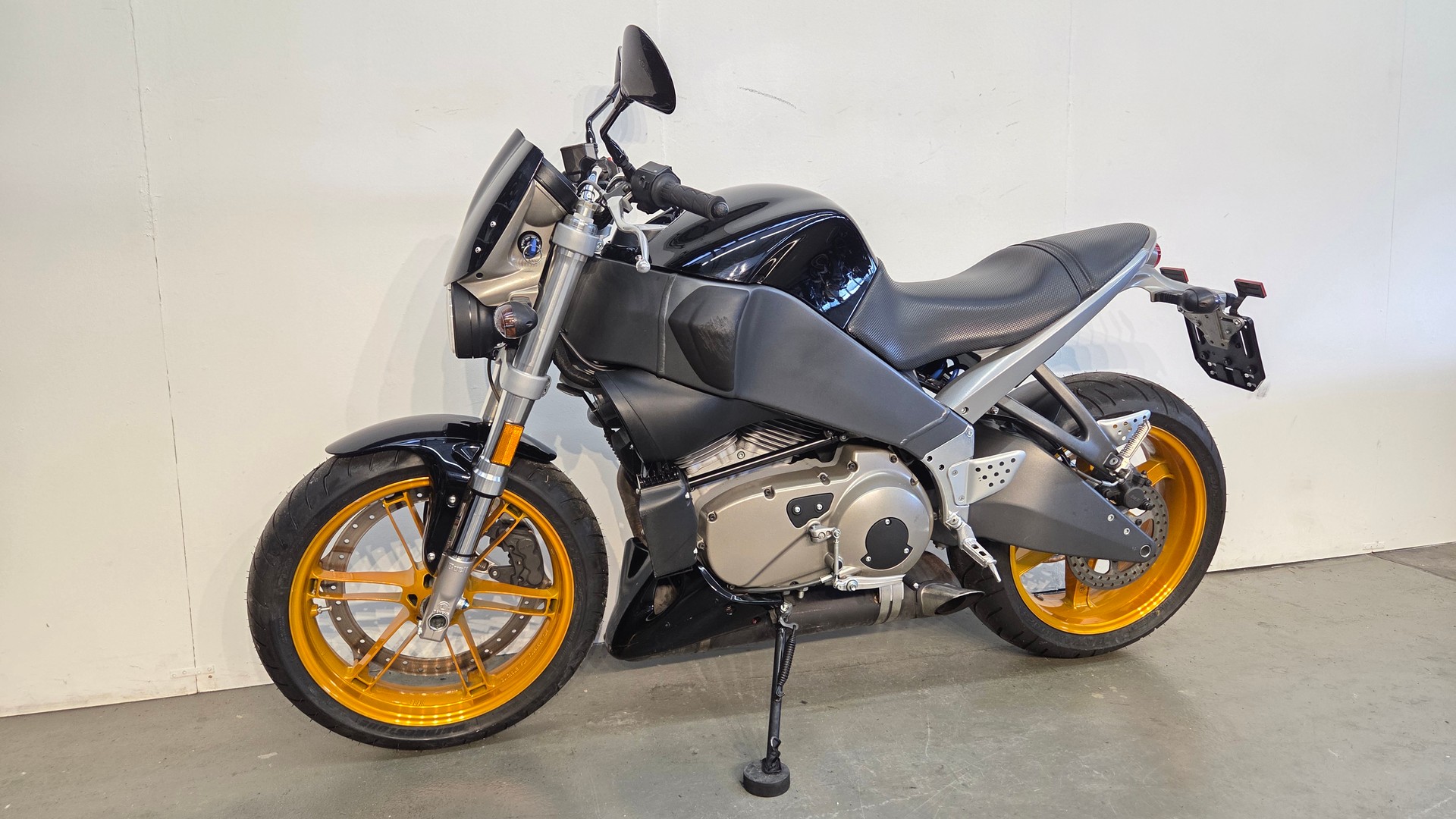 BUELL XB12S Lightning-showroom-element-3