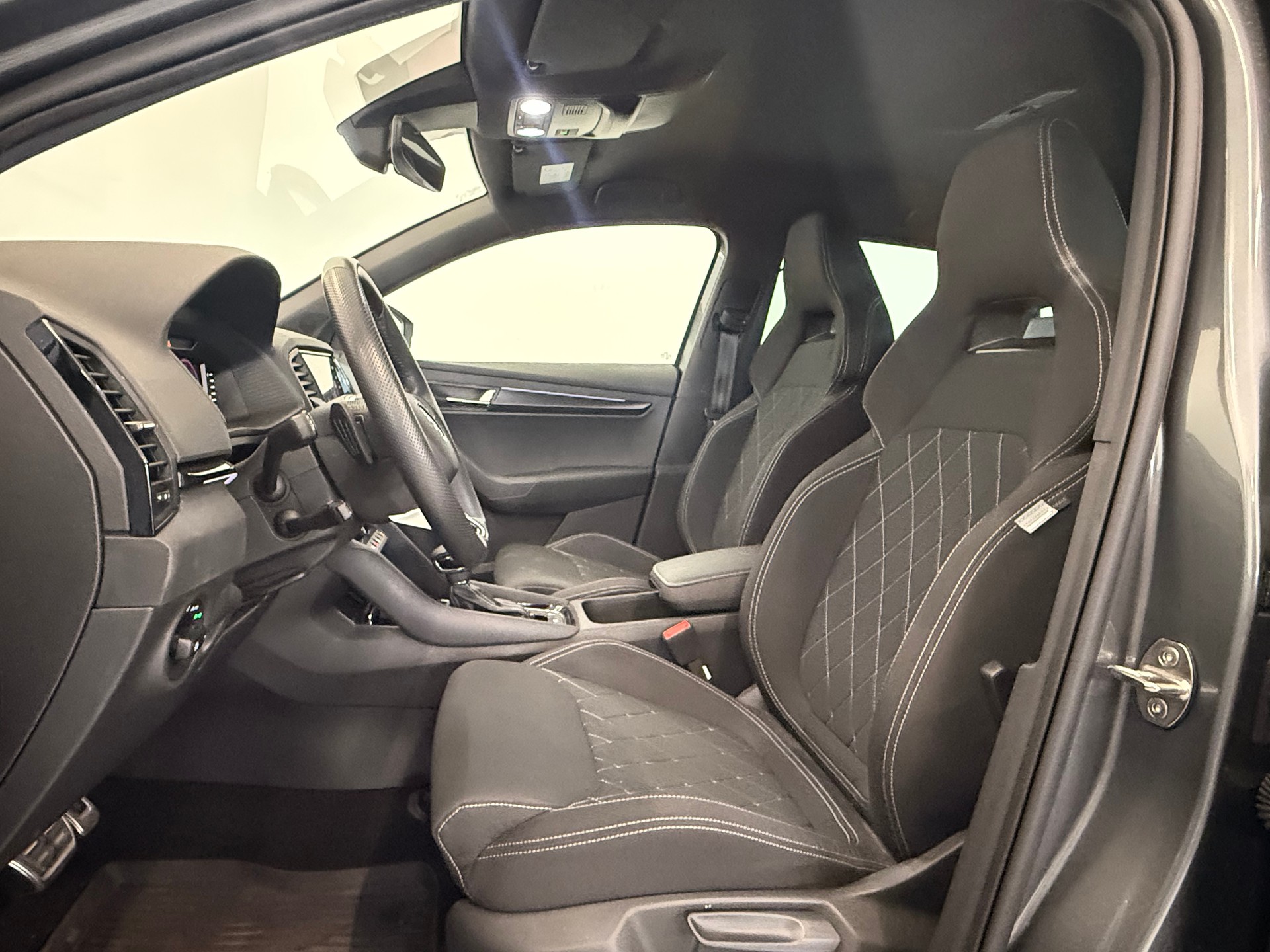 SKODA Karoq 1.5 TSI SportLine DSG-image-11