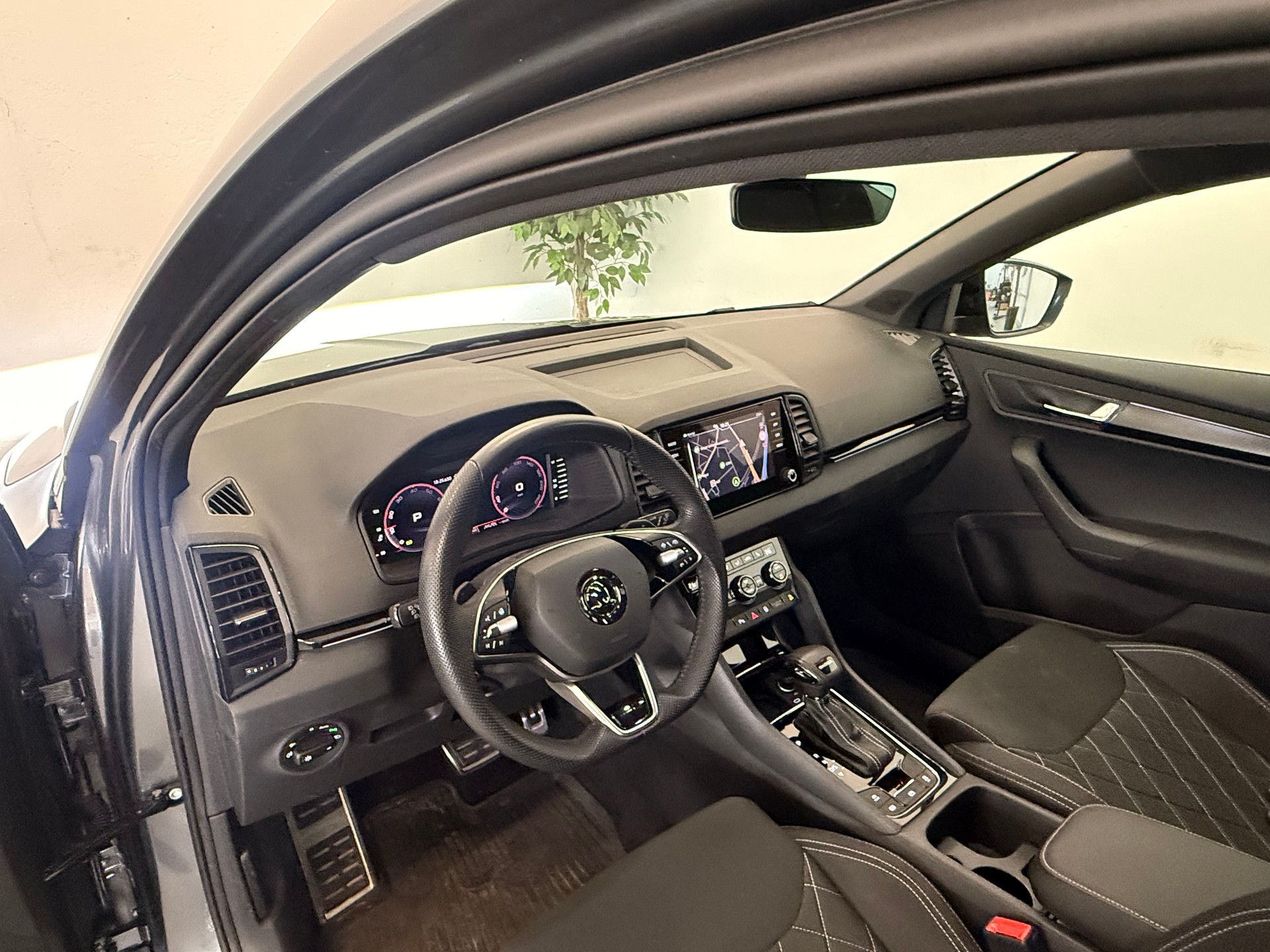 SKODA Karoq 1.5 TSI SportLine DSG-image-9