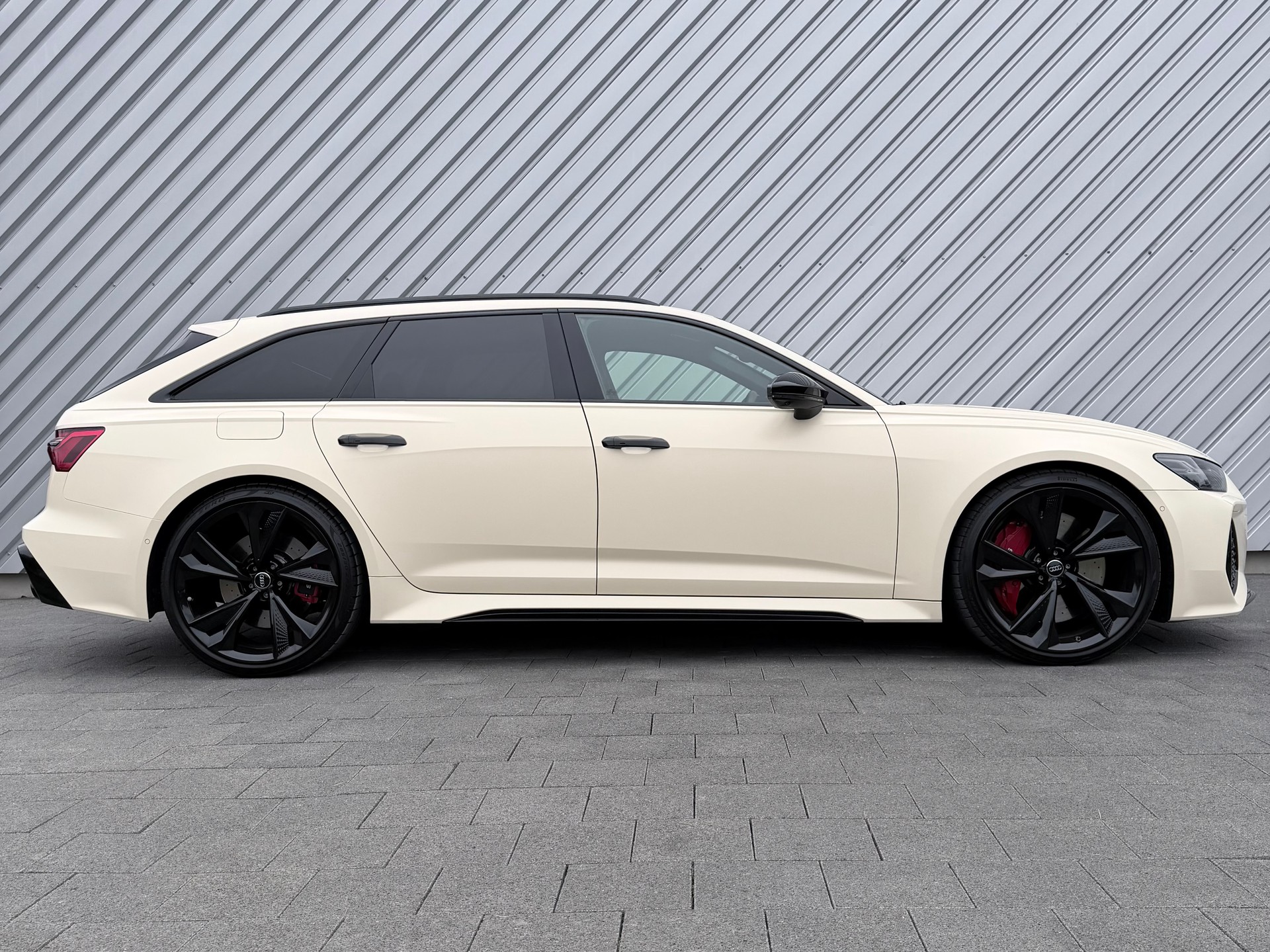 AUDI RS6 Avant 4.0 TFSI V8 quattro-showroom-element-1