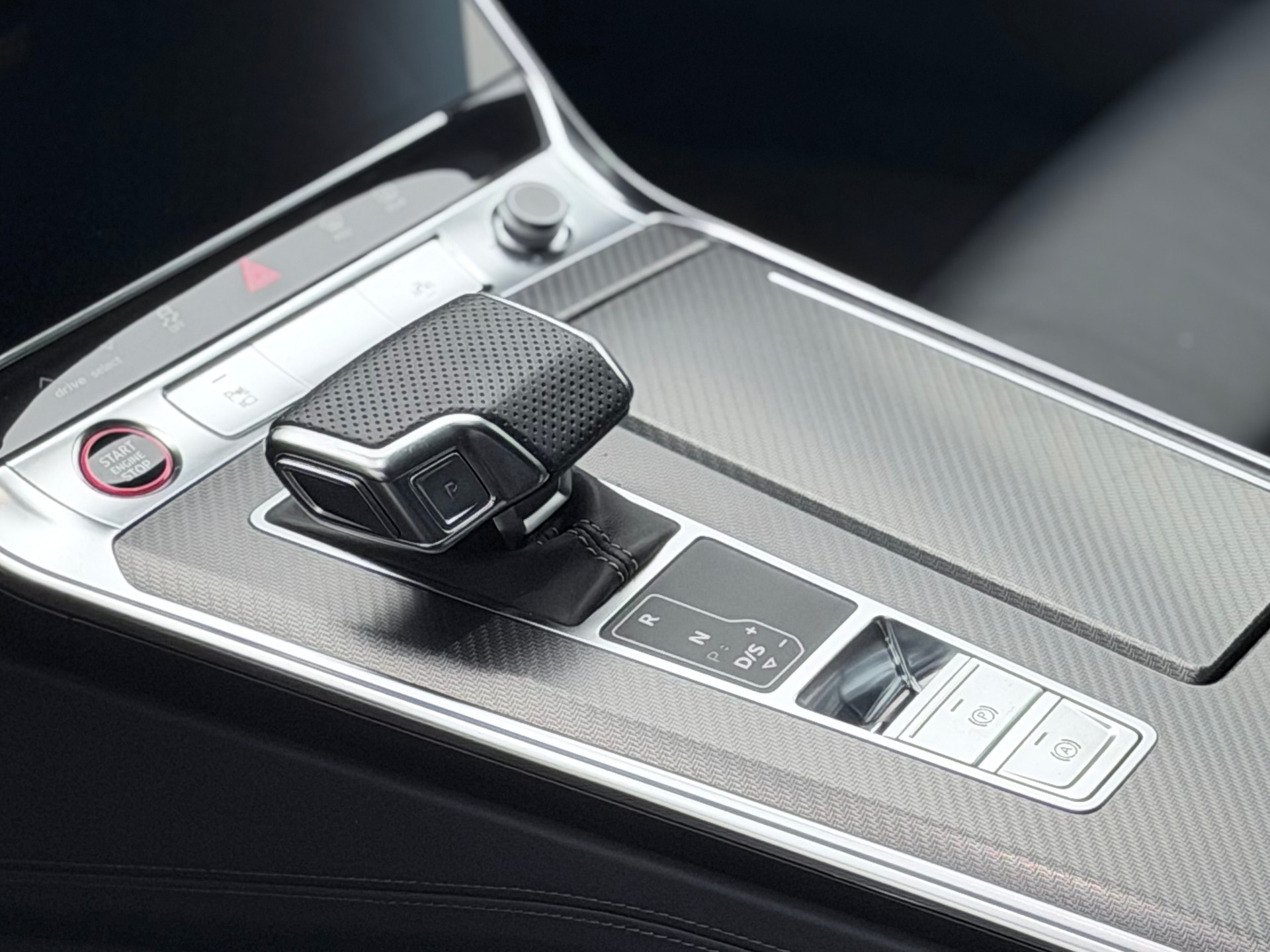 AUDI RS6 Avant 4.0 TFSI V8 quattro-image-6